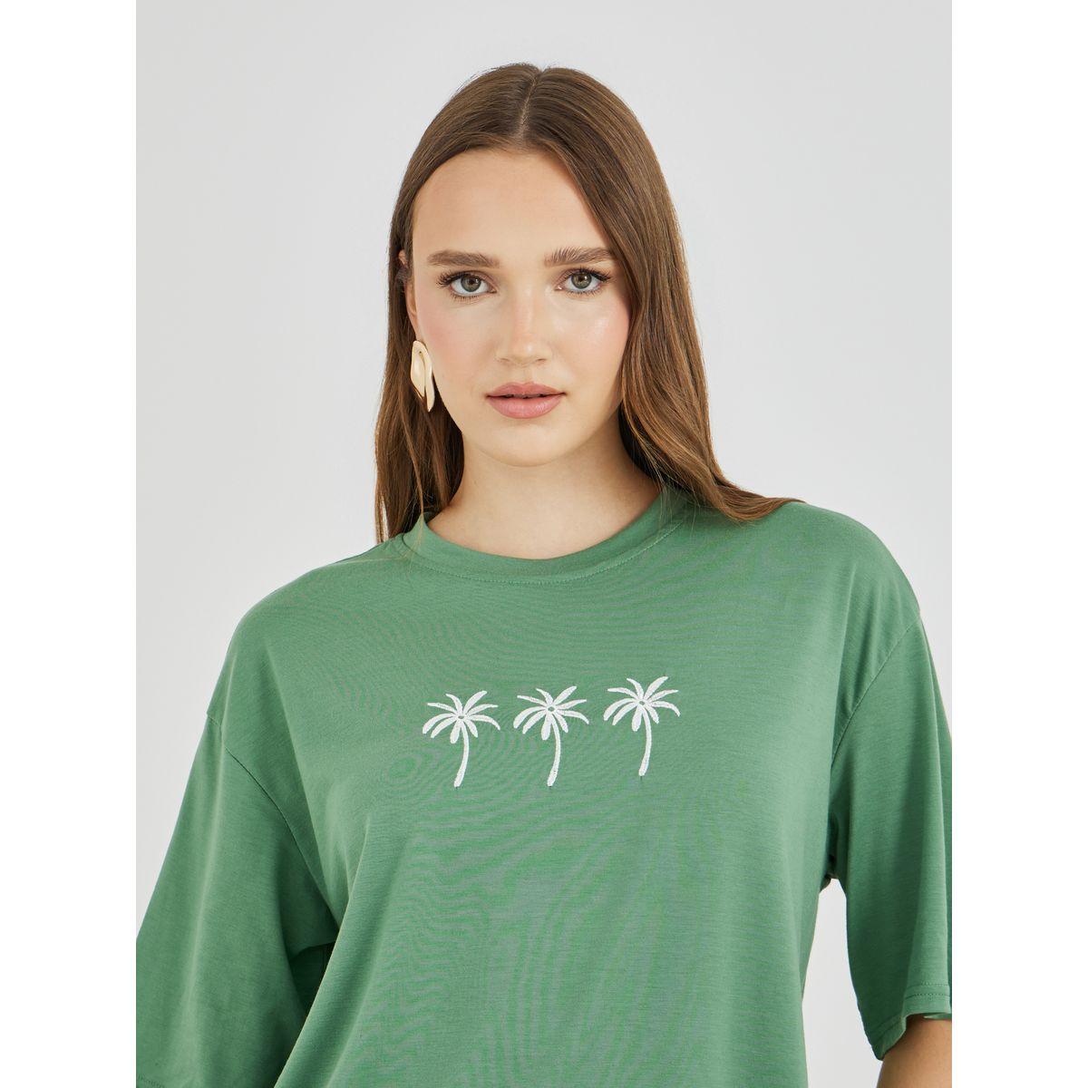 تيشيرت بياقة دائرية وتفاصيل مُطرّزة-women-clothing-tshirts-image-3