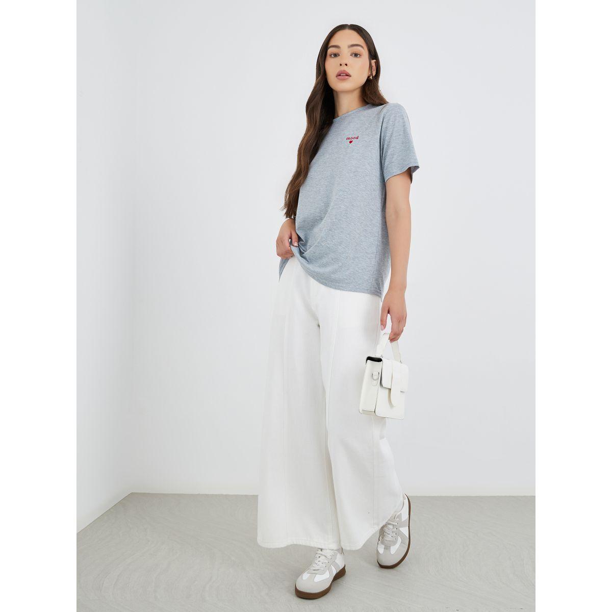 تيشيرت مُطرّز بياقة دائرية-women-clothing-tshirts-image-2