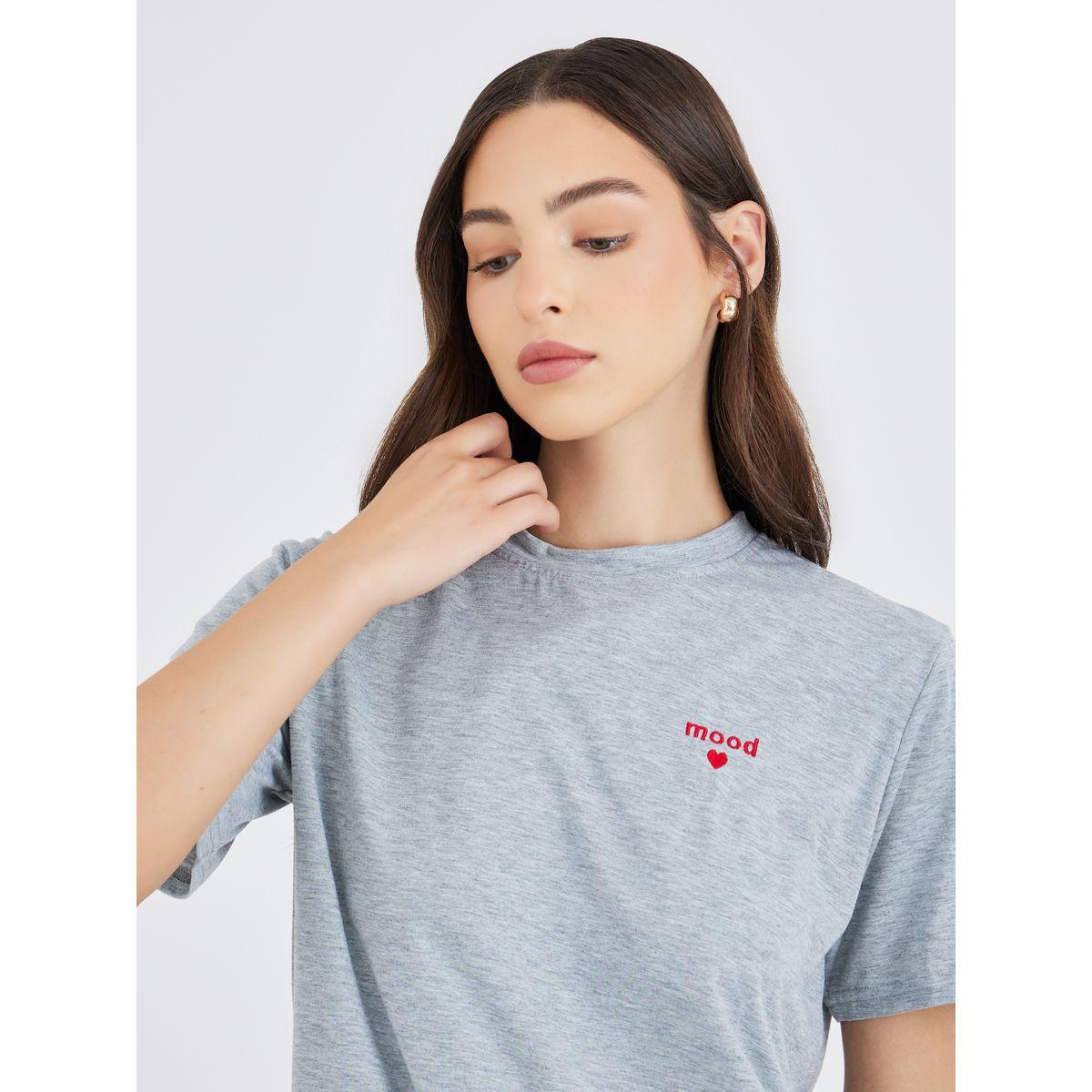 تيشيرت مُطرّز بياقة دائرية-women-clothing-tshirts-image-3