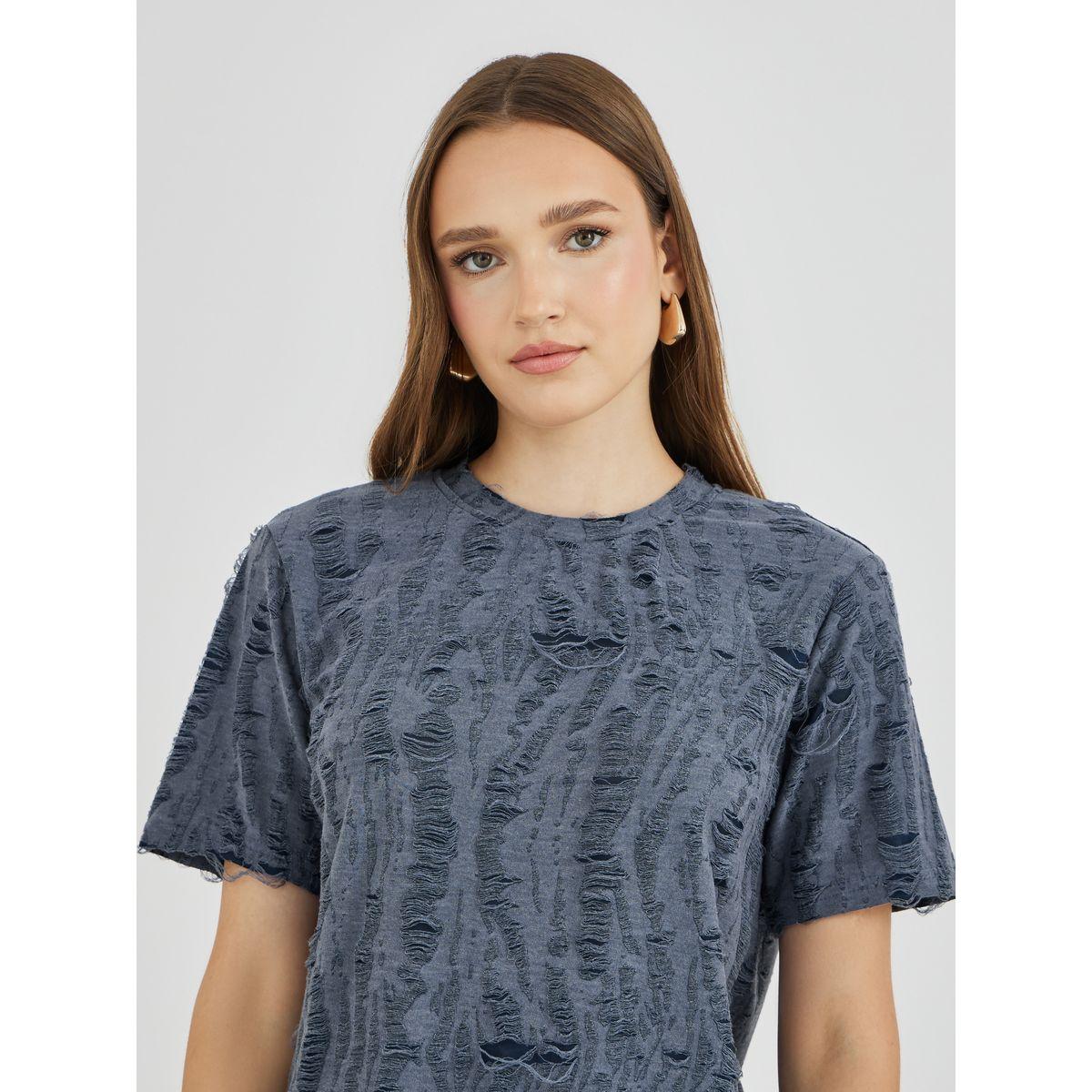 تيشيرت فضفاض بتفاصيل بارزة الملمس وأكمام قصيرة-women-clothing-tshirts-image-3