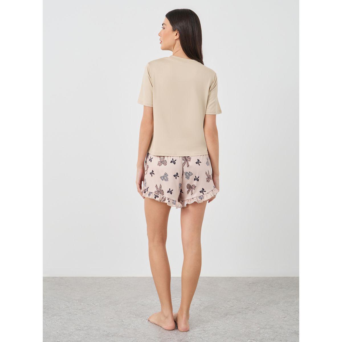 طقم منسق من شورت بيجاما وتيشيرت بطبعة فيونكة-women-clothing-nightwear-pyjamas-shortsets-image-5