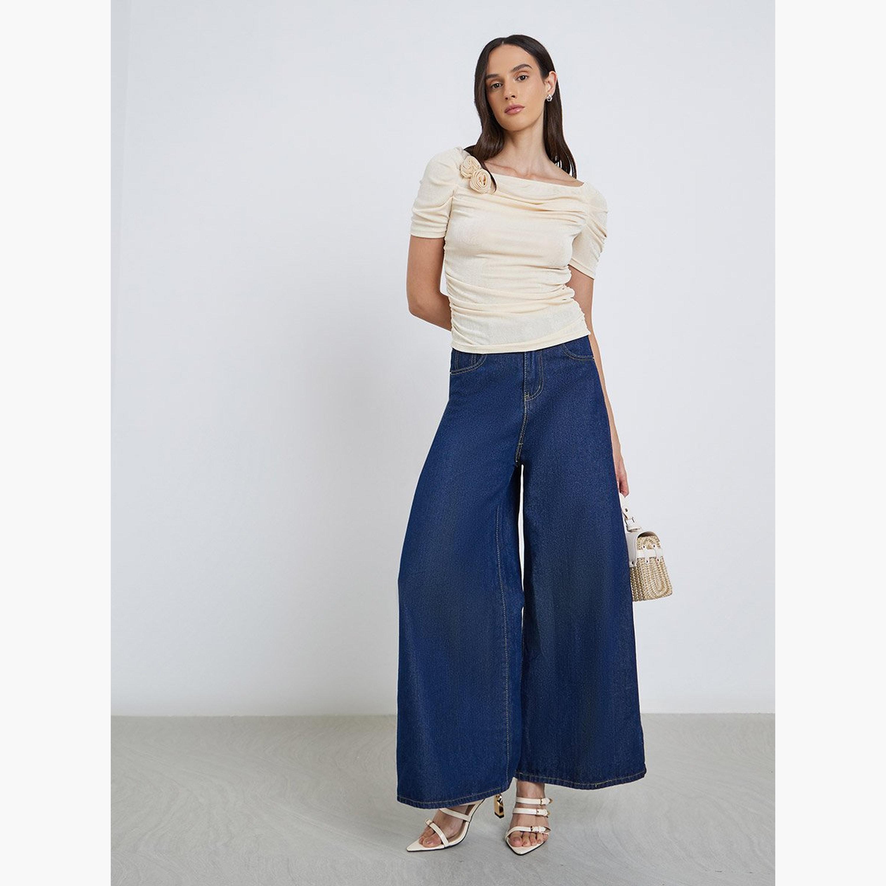 ستايلي - بلوزة شبكية بأكمام قصيرة مزينة بورود-women-clothing-shirtsandblouses-blouses-image-2