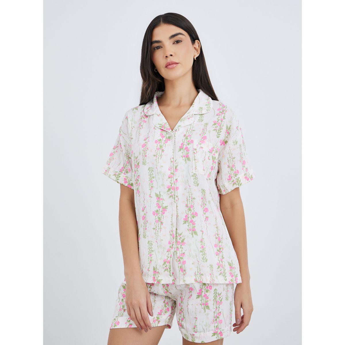 طقم من بنطال بيجاما وشورت مع بلوزة بطبعة زهور-women-clothing-nightwear-pyjamas-longsets-image-3