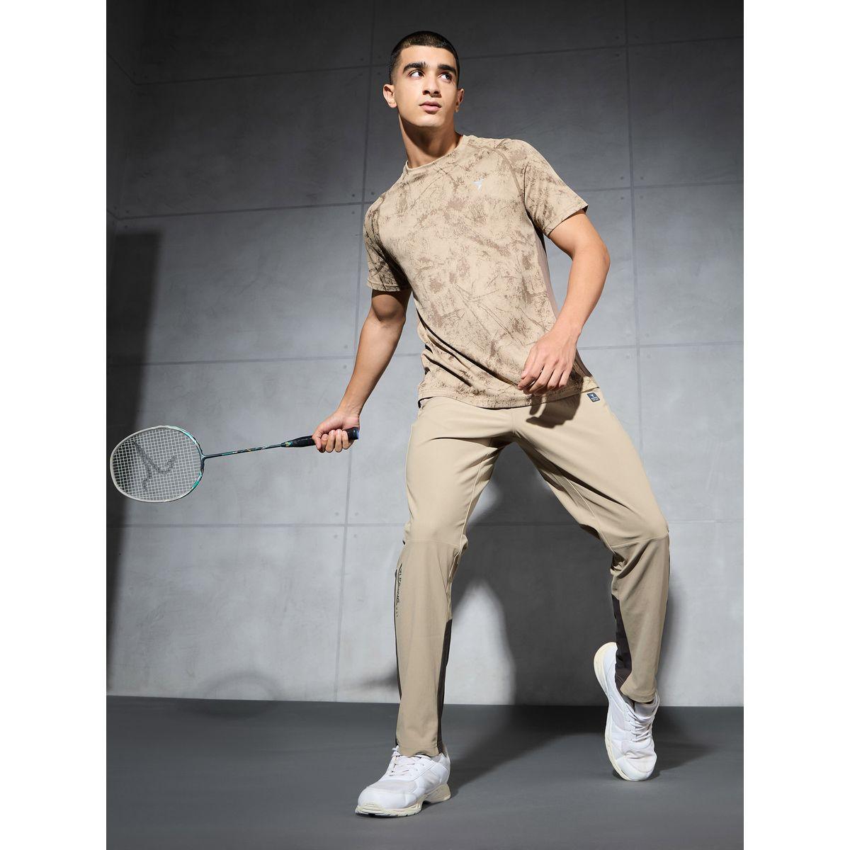 بنطال رياضي بتفاصيل مُتباينة-men-clothing-sportswearandactivewear-bottoms-image-1