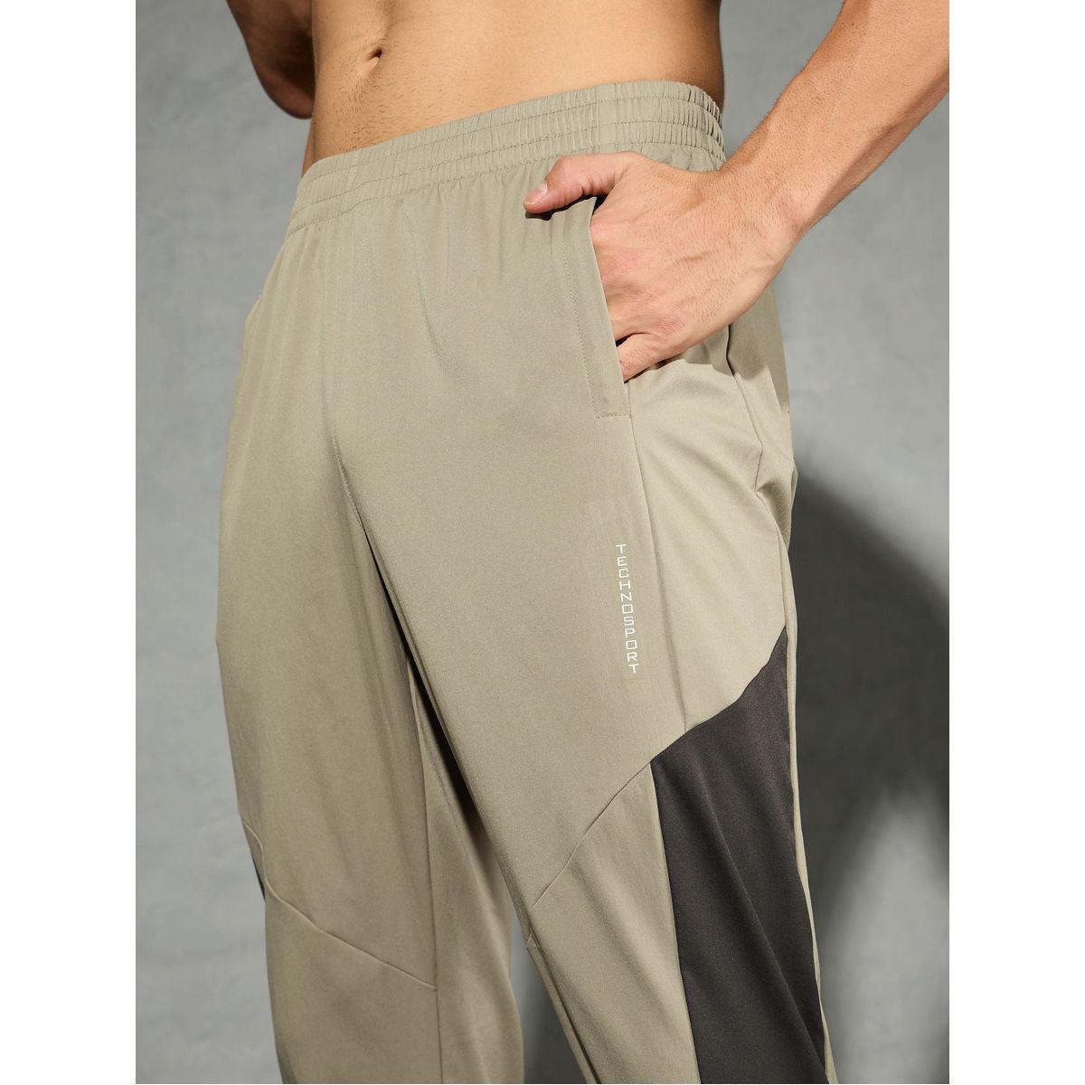 بنطال رياضي بقصة مريحة-men-clothing-bottoms-joggers-image-4