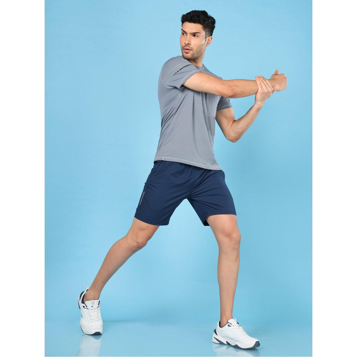 شورت سادة بتفاصيل جيب بسحاب-men-clothing-bottoms-shorts-image-1