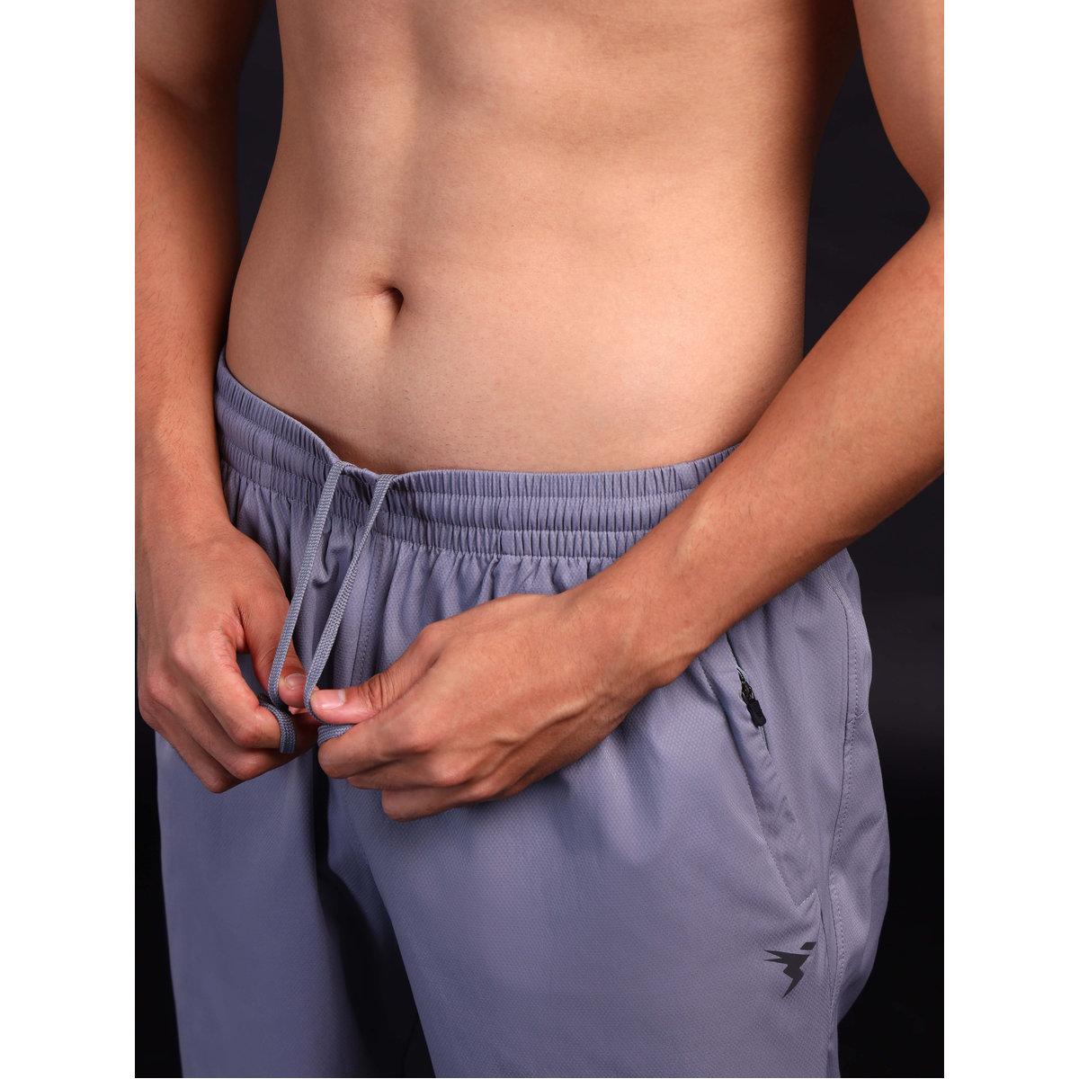 شورت سادة بتفاصيل جيب بسحاب-men-clothing-bottoms-shorts-image-1