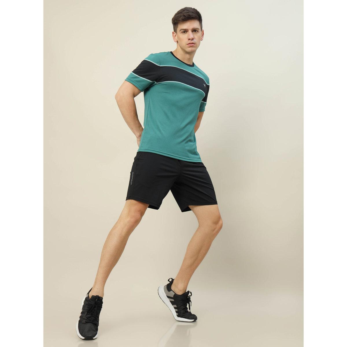شورت سادة بتفاصيل جيب بسحاب-men-clothing-bottoms-shorts-image-4