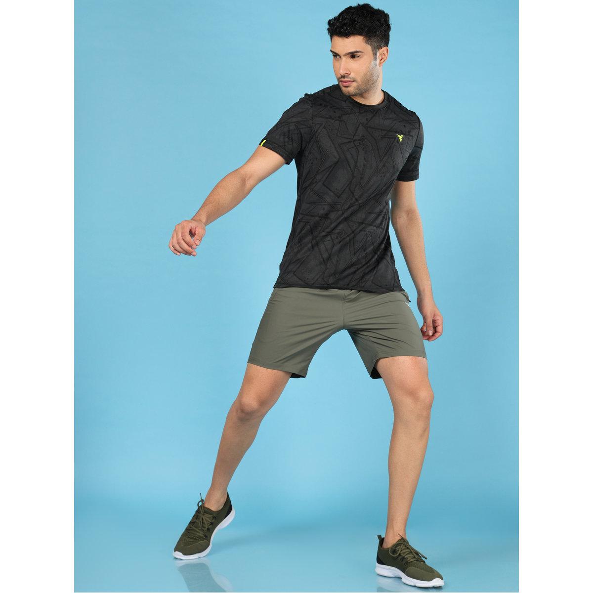 شورت سادة بتفاصيل جيب بسحاب-men-clothing-bottoms-shorts-image-1