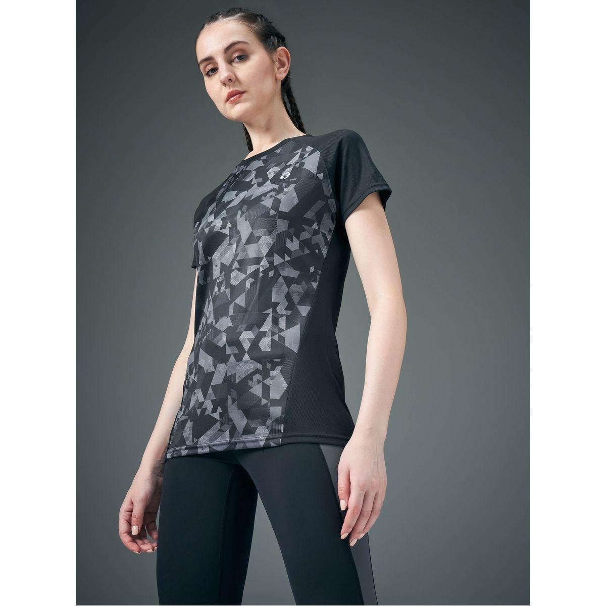 بلوزة مُطبعة بقصة سليم فيت-women-clothing-sportswearandactivewear-tshirtsandvests-image-1