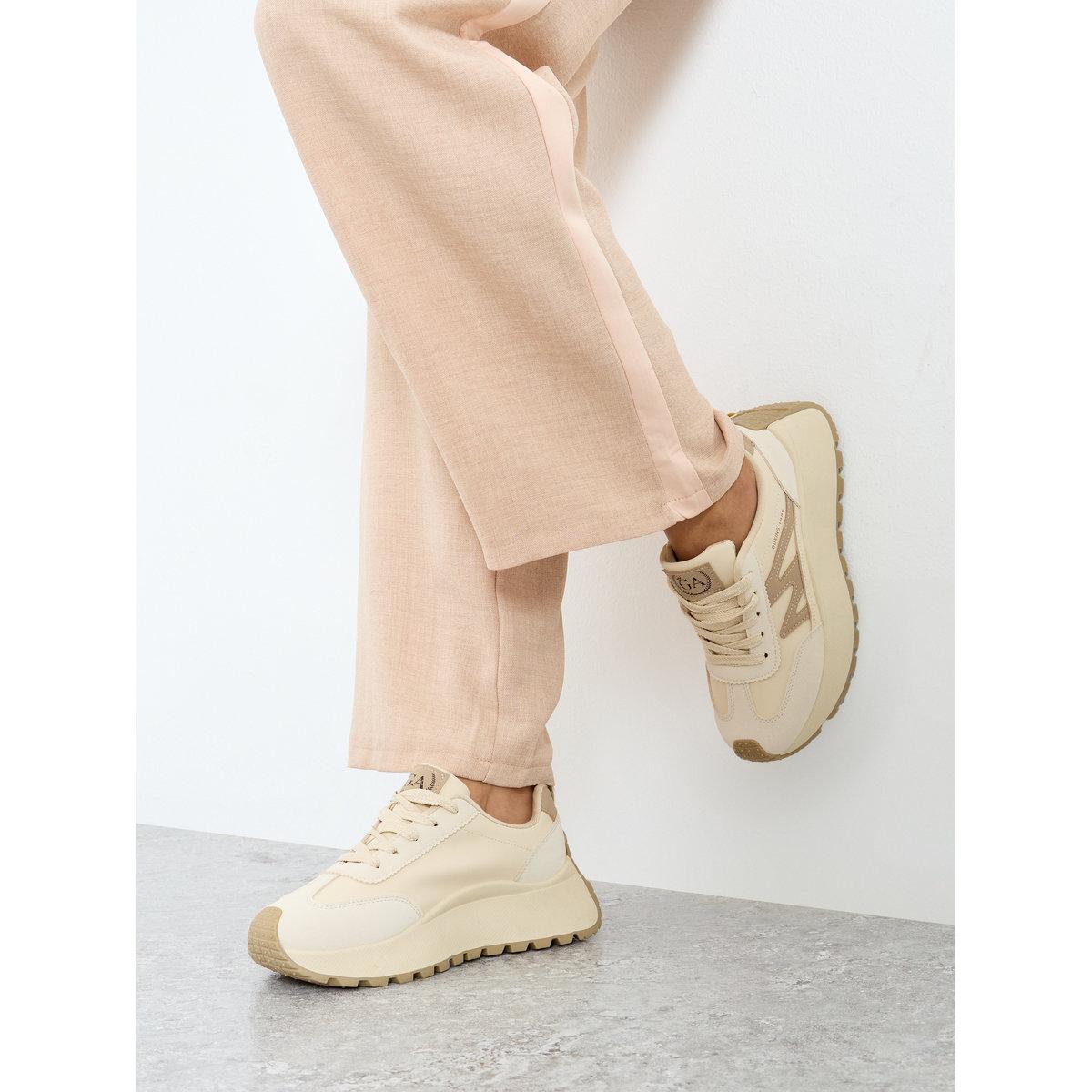 حذاء سنيكرز بنعل شانكي مع أربطة للإغلاق-women-shoes-sneakers-image-1