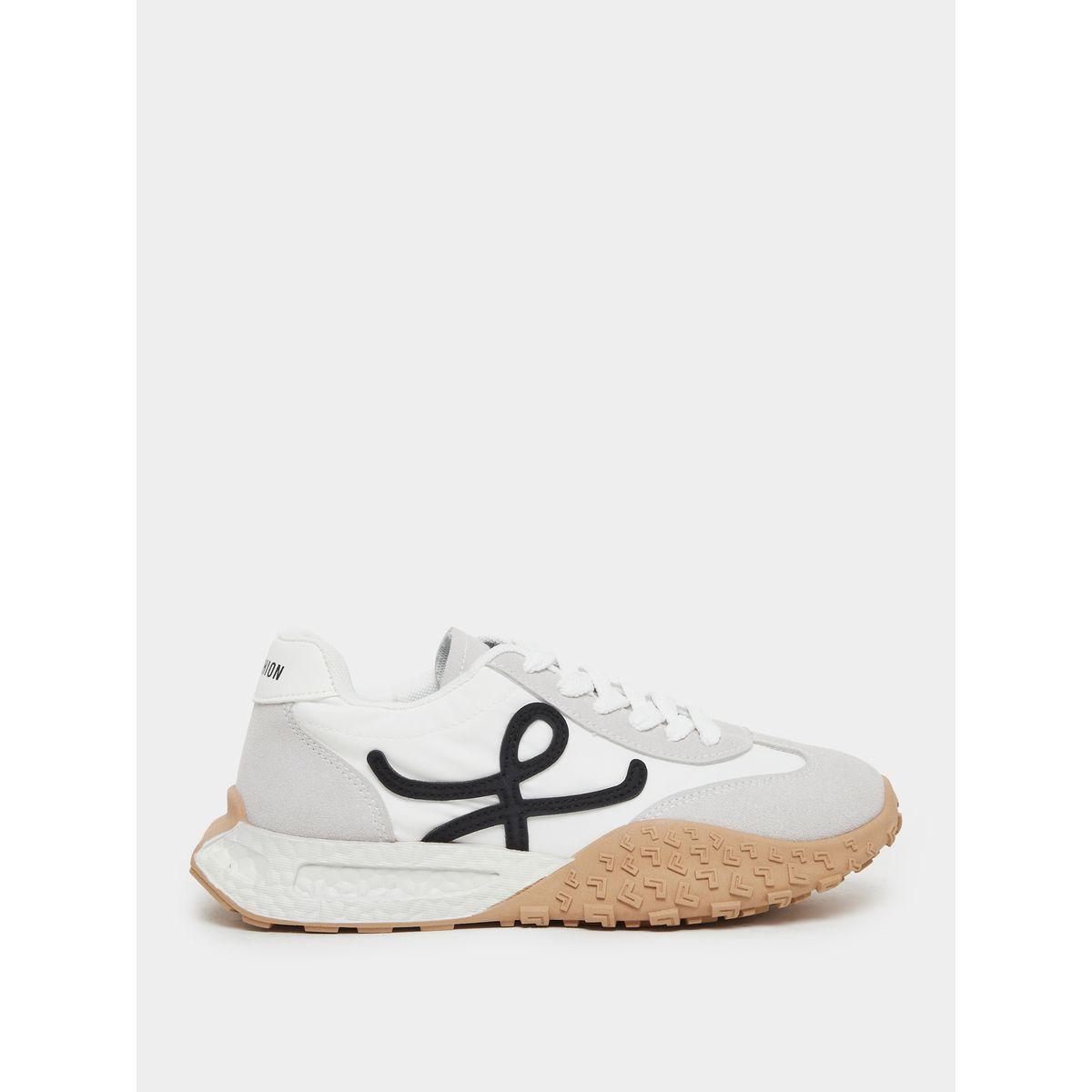 حذاء سنيكرز بأربطة غلق-women-shoes-sneakers-image-1