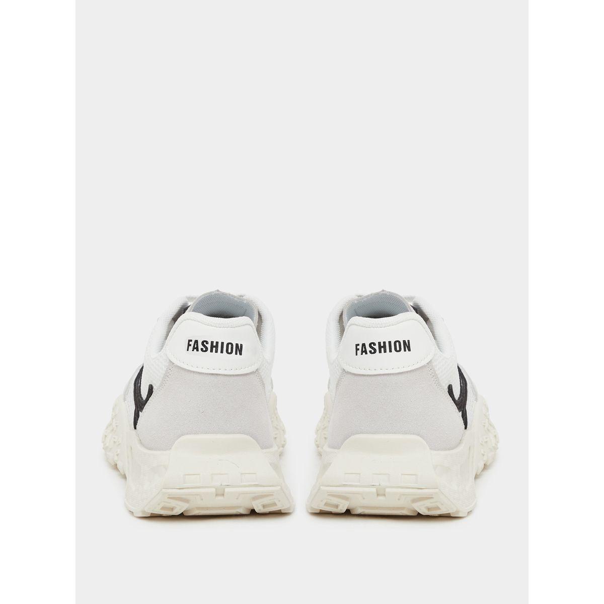 حذاء سنيكرز بتفاصيل شبكية وأربطة للإغلاق-women-shoes-sneakers-image-4