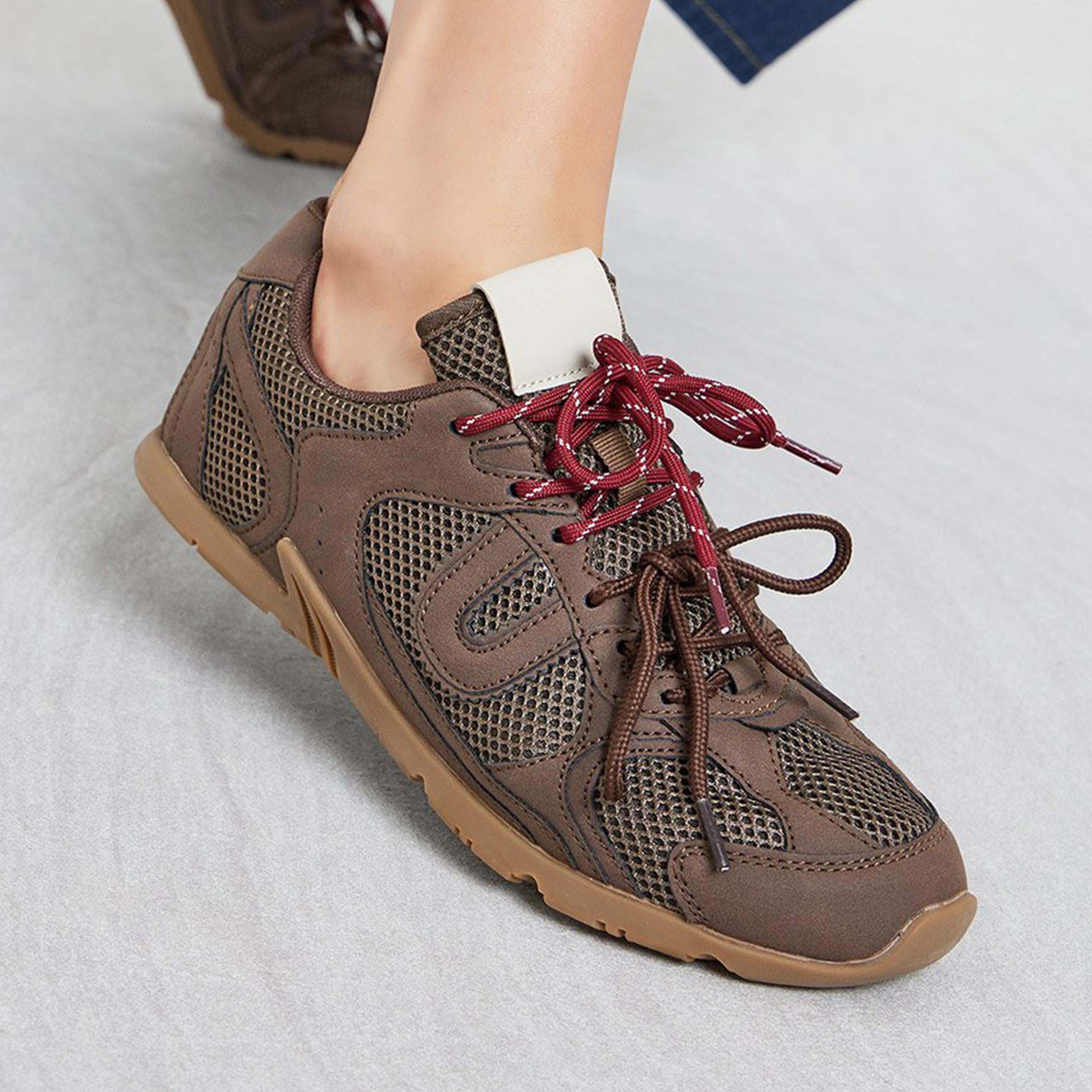 ستايلي - حذاء رياضي بني شبكي برباط-women-shoes-sneakers-image-2