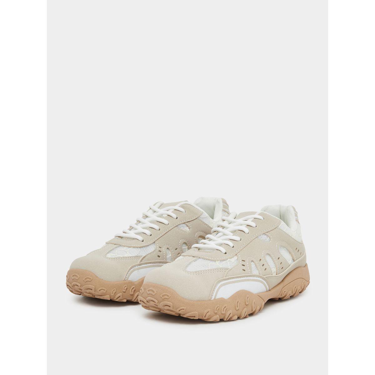 حذاء سنيكرز بتفاصيل دانتيل ورباط غلق-women-shoes-sneakers-image-2