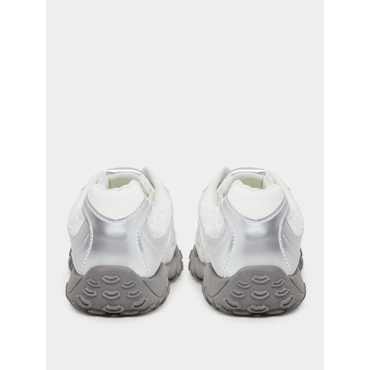 حذاء سنيكرز بتفاصيل ميتاليك لامعة مع أربطة للإغلاق-women-shoes-sneakers-image-4