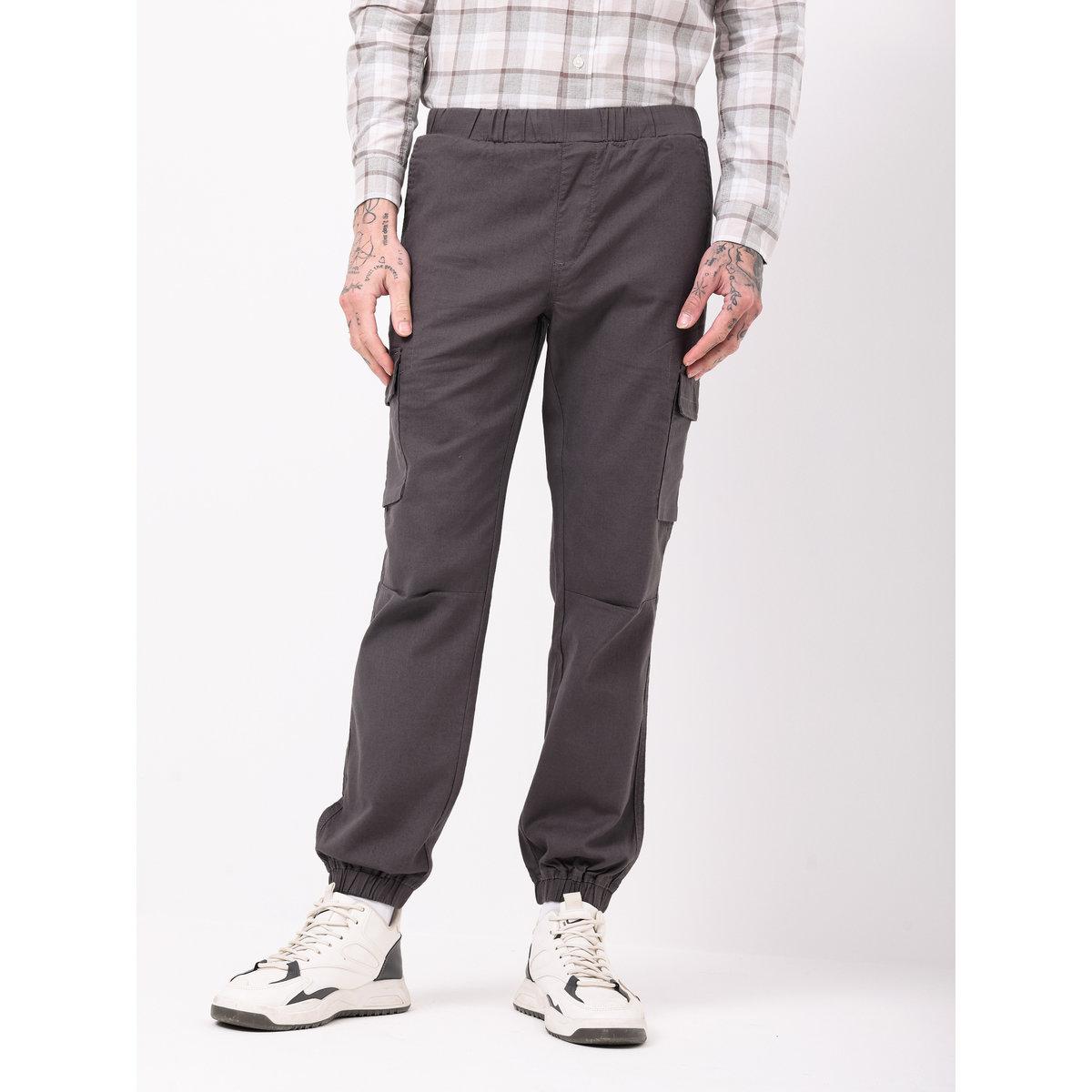 جوغر سادة بتفاصيل جيوب كارجو-men-clothing-bottoms-joggers-image-1
