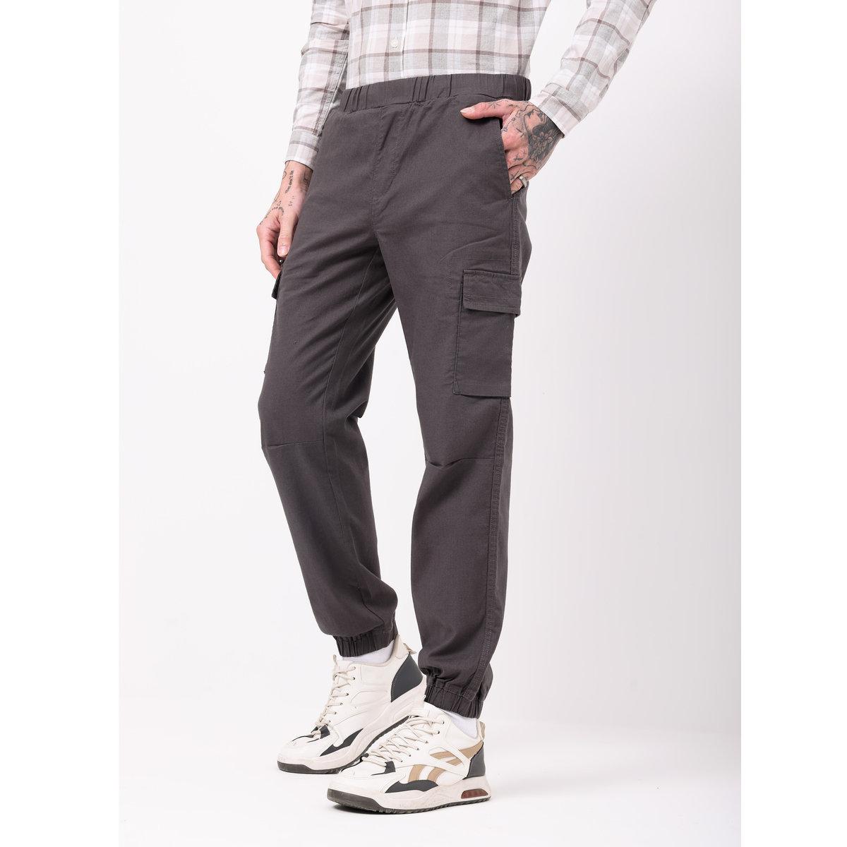 جوغر سادة بتفاصيل جيوب كارجو-men-clothing-bottoms-joggers-image-5