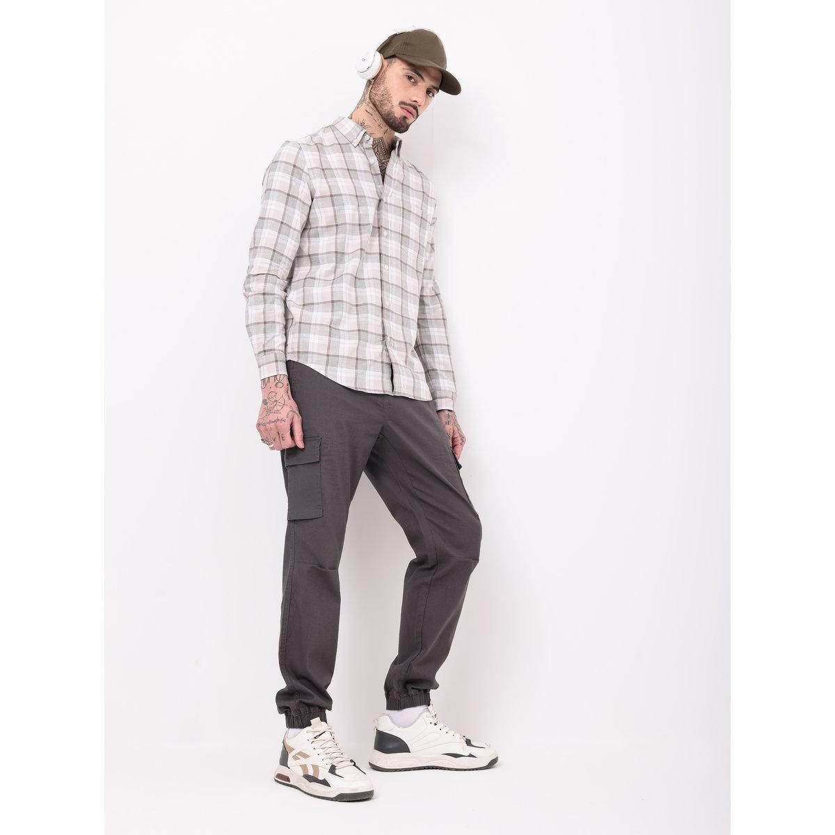 جوغر سادة بتفاصيل جيوب كارجو-men-clothing-bottoms-joggers-image-9