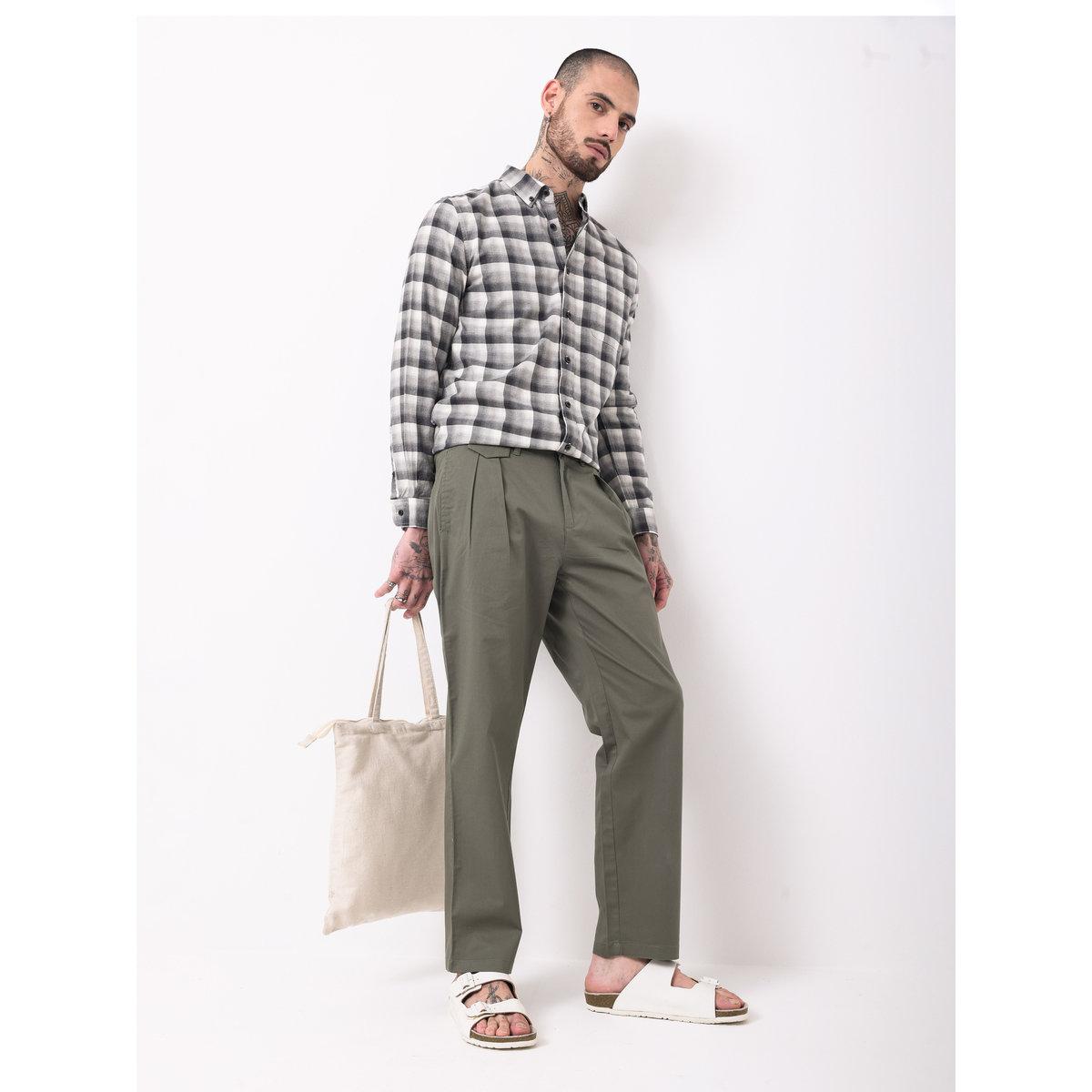 بنطال بقصة أرجل مستقيمة مع تفاصيل كسرات-men-clothing-bottoms-trousersandchinos-trousers-image-3