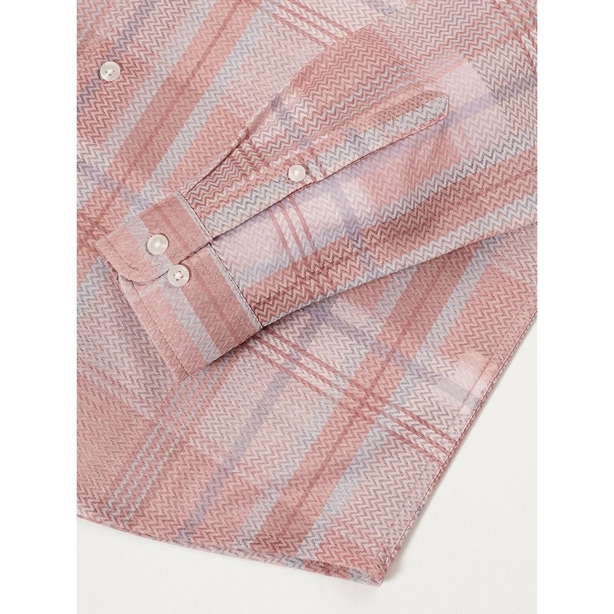 قميص بقصة عادية وجيب على الصدر-men-clothing-shirts-image-2
