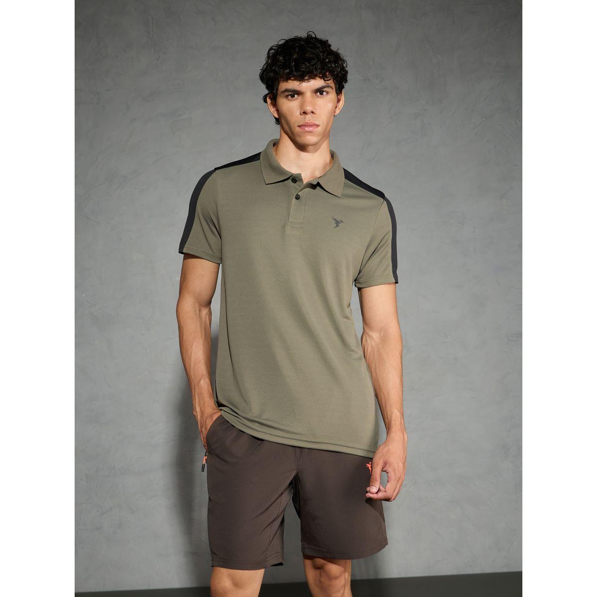 تيشيرت بولو بقصة مريحة ونمط كُتل الألوان-men-clothing-tshirtsandpolos-tshirts-image-1