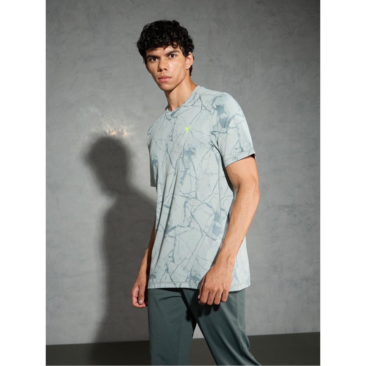 تيشيرت بقصة سليم فيت وياقة دائرية-men-clothing-tshirtsandpolos-tshirts-image-2