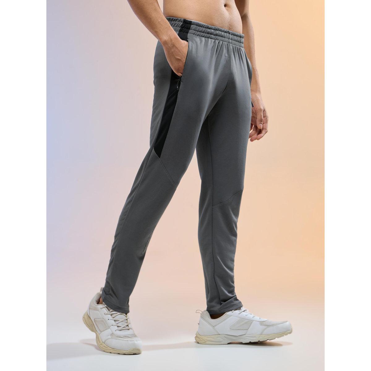 بنطال بتفاصيل جانبية مُتباينة وقصة سليم فيت-men-clothing-bottoms-joggers-image-3