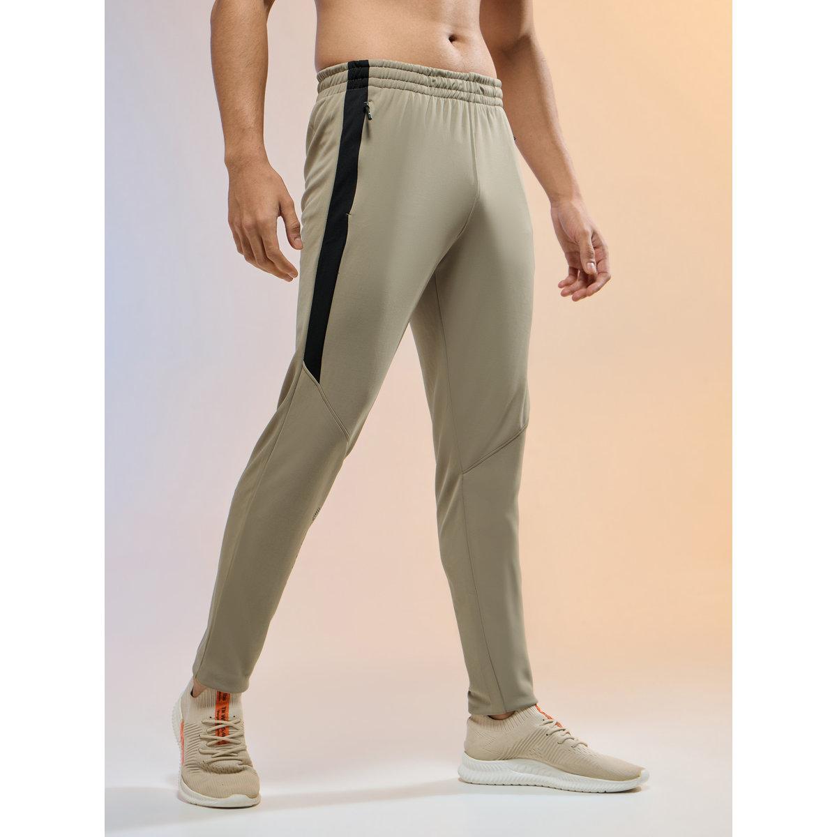 بنطال بتفاصيل جانبية مُتباينة وقصة سليم فيت-men-clothing-bottoms-joggers-image-4