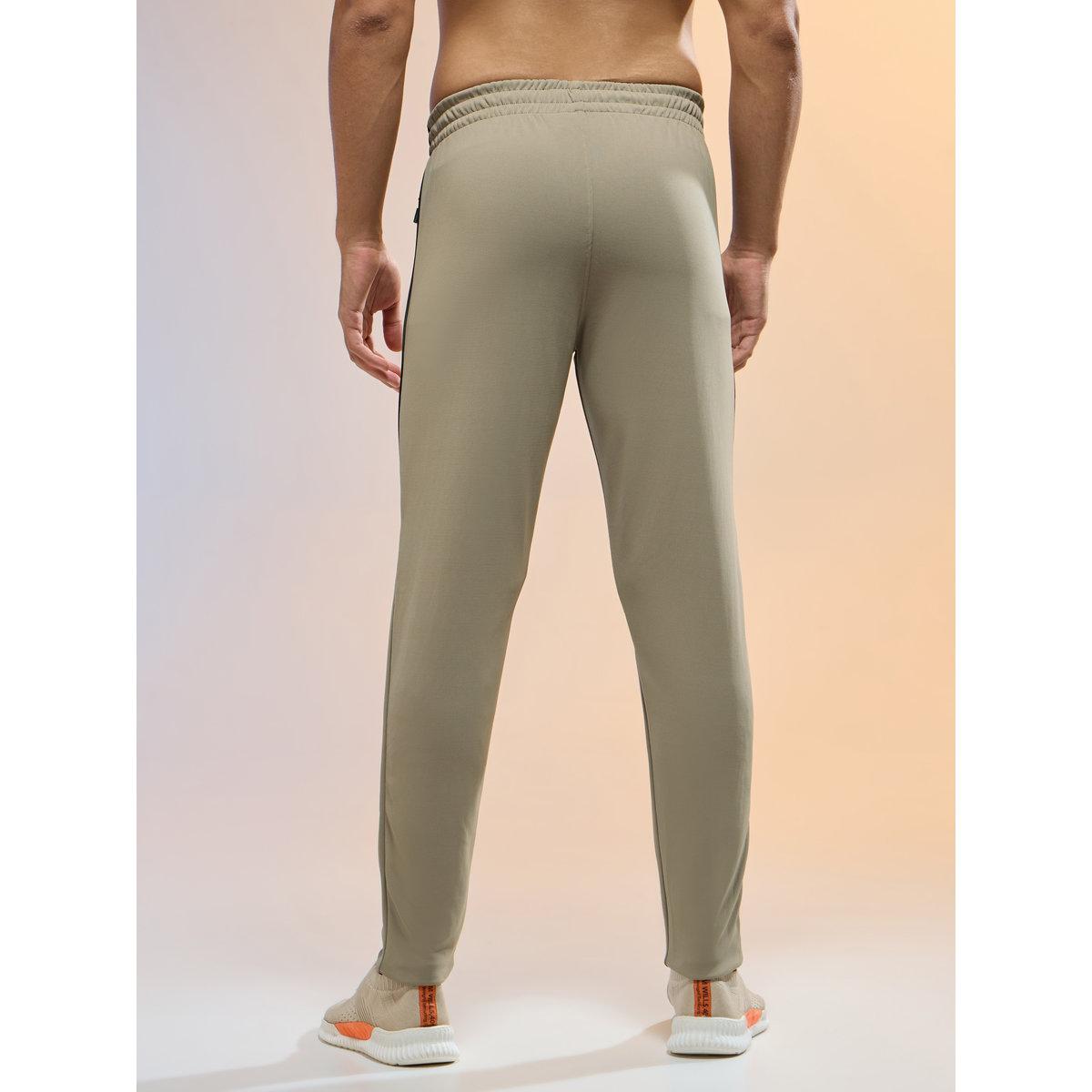 بنطال بتفاصيل جانبية مُتباينة وقصة سليم فيت-men-clothing-bottoms-joggers-image-5