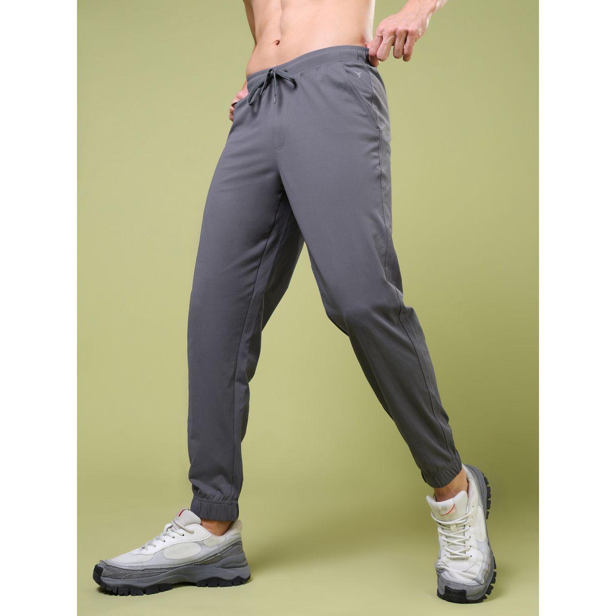 جوغر سادة بقصة مريحة-men-clothing-bottoms-joggers-image-2