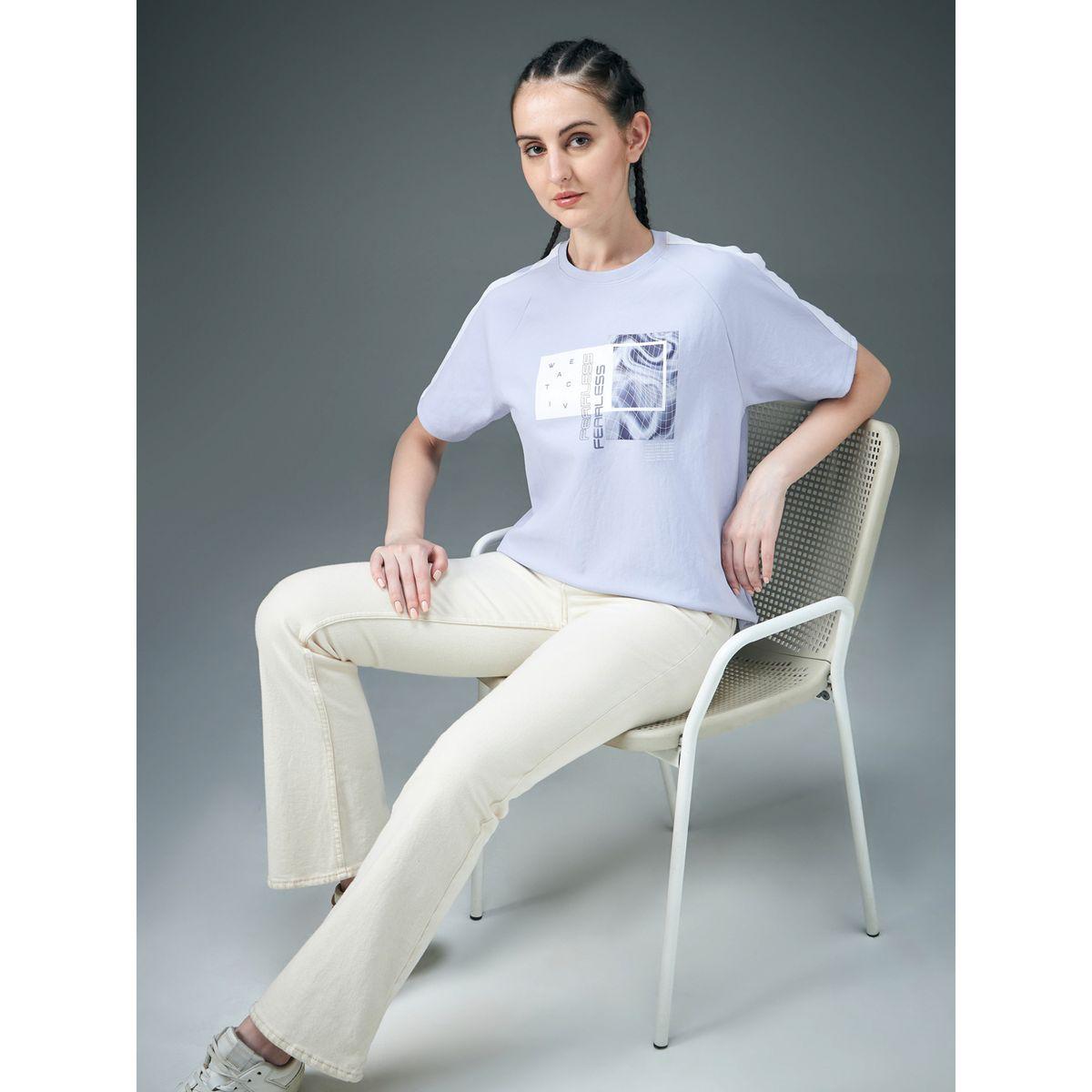 تيشيرت قصير بطبعة جرافيك وياقة دائرية-women-clothing-tshirts-image-3