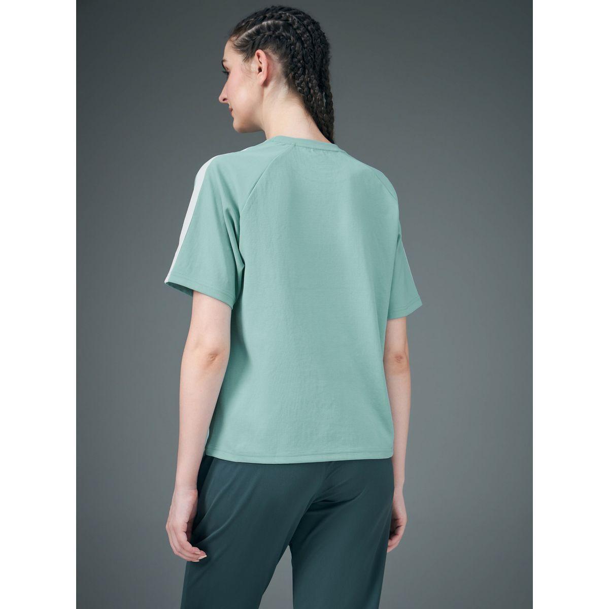 تيشيرت قصير بطبعة كتابة وياقة دائرية-women-clothing-tshirts-image-3
