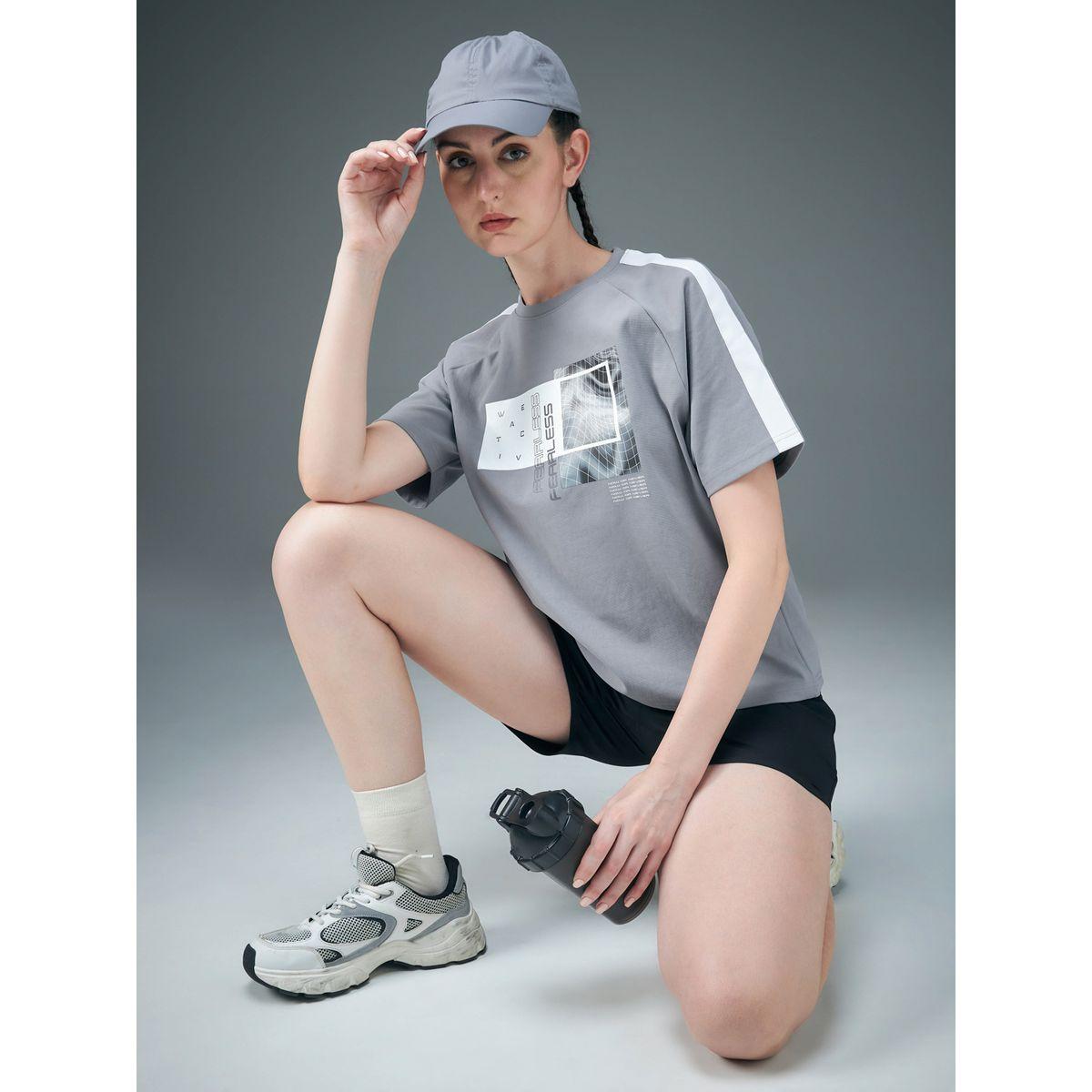 تيشيرت قصير بطبعة جرافيك وياقة دائرية-women-clothing-tshirts-image-4