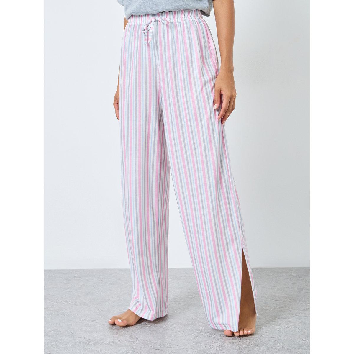 طقم من بنطال بيجاما وتيشيرت بطبعة جرافيك-women-clothing-nightwear-pyjamas-longsets-image-6