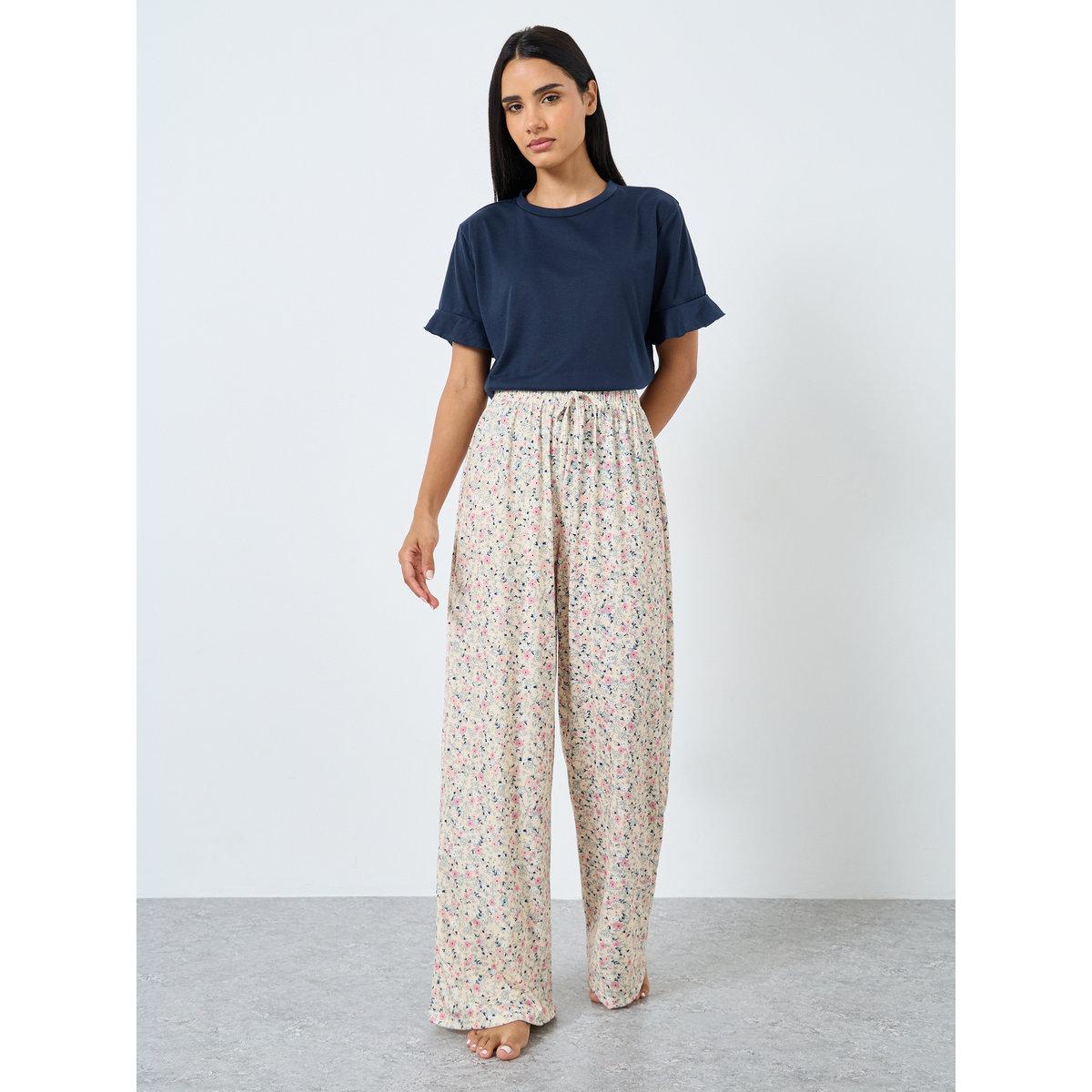 Styli Ruffle Sleeve Solid T-Shirt and Ditsy Floral Pyjama Set-women-clothing-nightwear-pyjamas-longsets-image-5