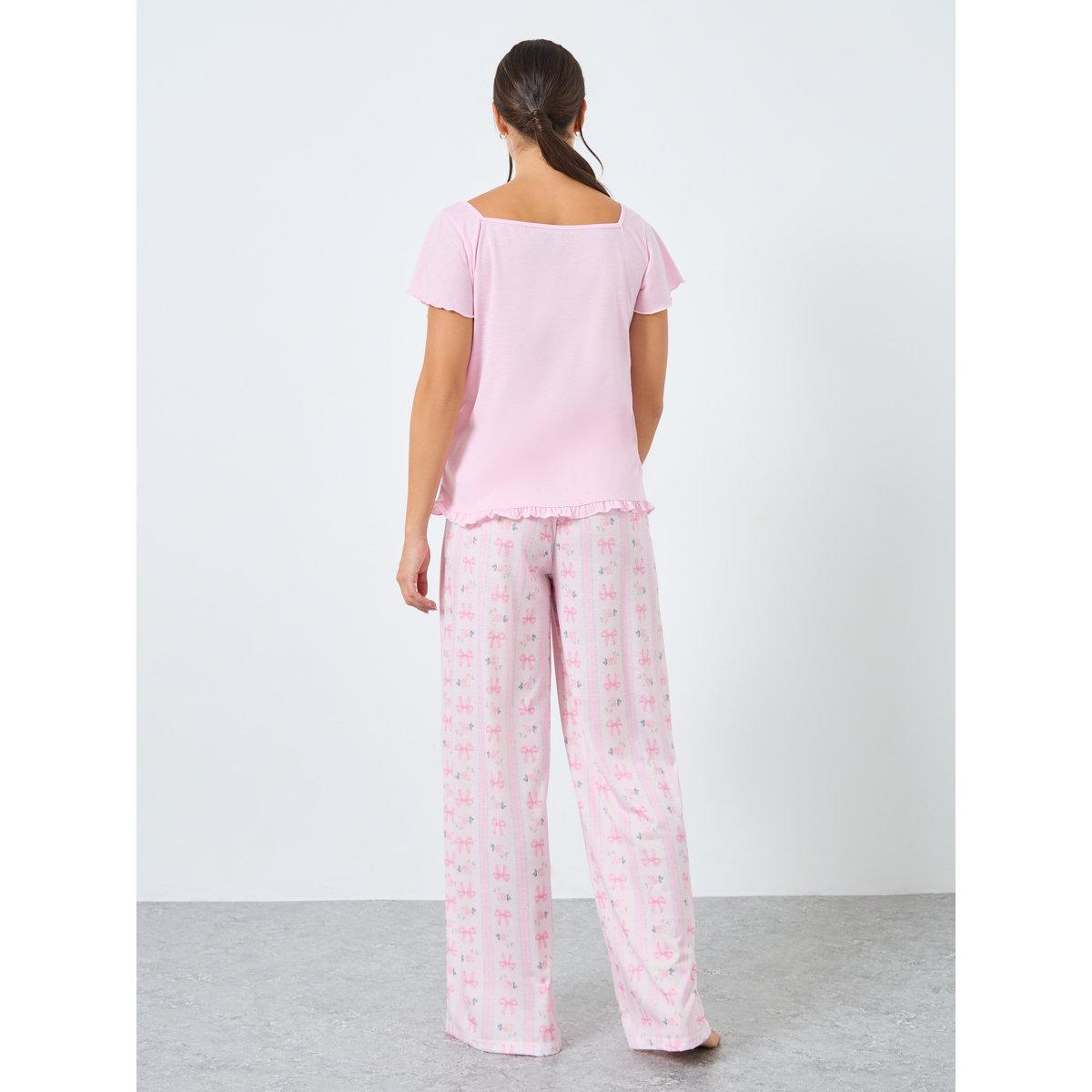 طقم من بنطال بيجاما وبلوزة بتفاصيل حافة متعرجة-women-clothing-nightwear-pyjamas-longsets-image-4