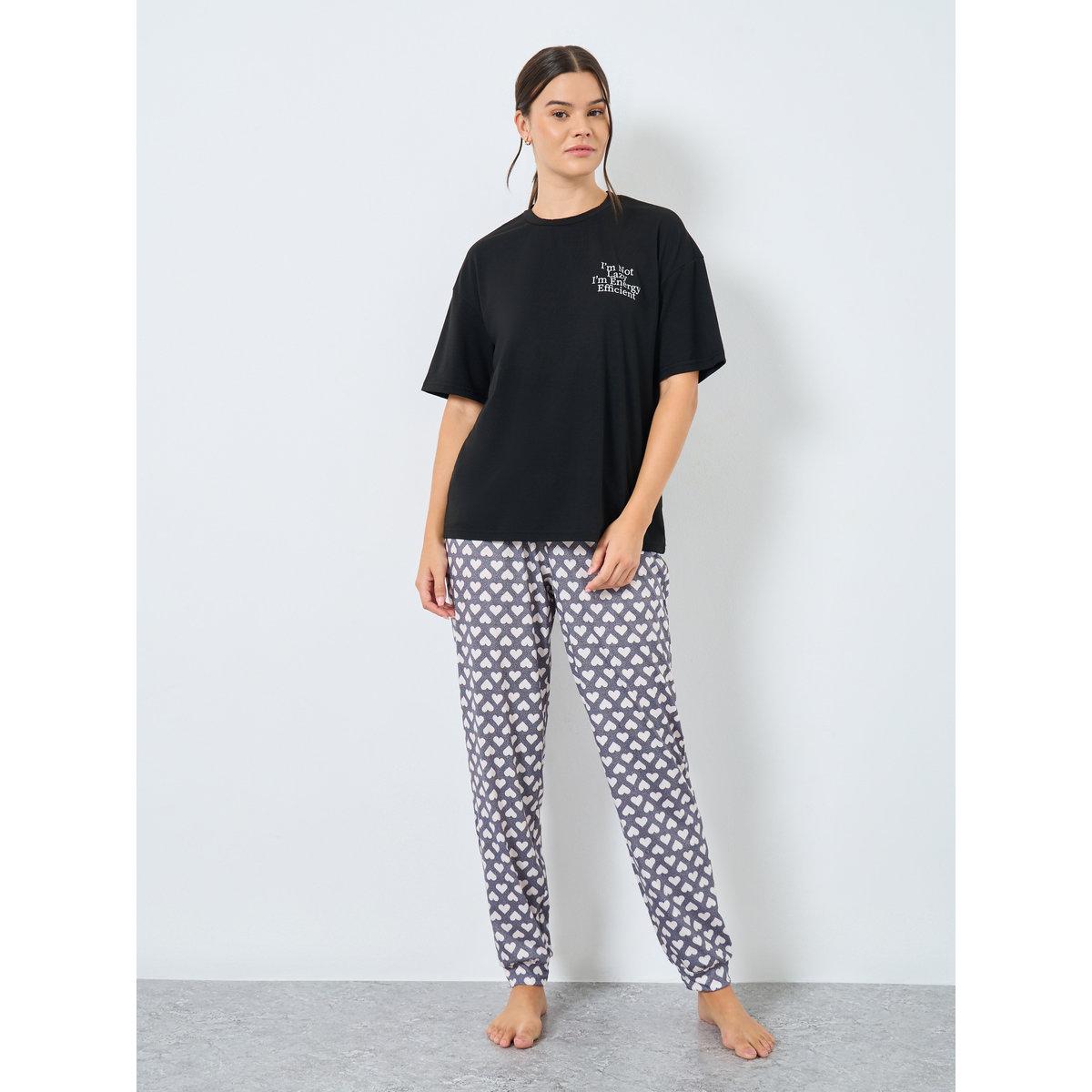 طقم من بنطال بيجاما وتيشيرت بطبعة كتابة-women-clothing-nightwear-pyjamas-longsets-image-2