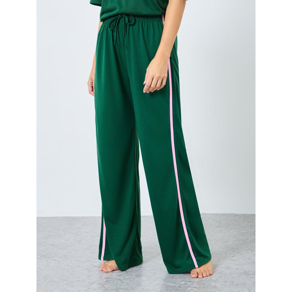 Styli NYC Back Graphic Drop Shoulder T-Shirt and Side Stripe Pyjama Set-women-clothing-nightwear-pyjamas-longsets-image-6