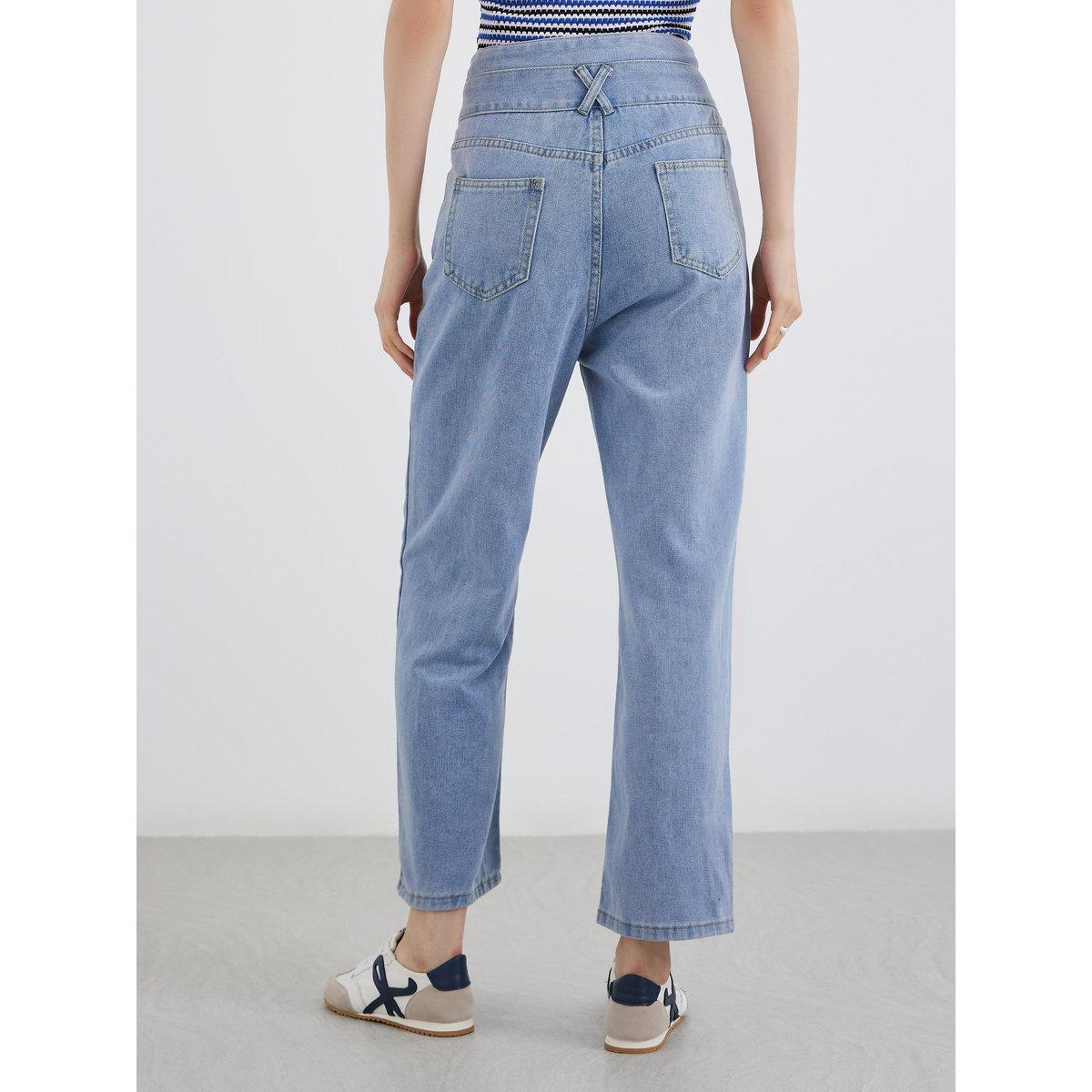 بنطال جينز بقصة عادية مع تفاصيل أزرار-women-clothing-bottoms-jeans-image-4