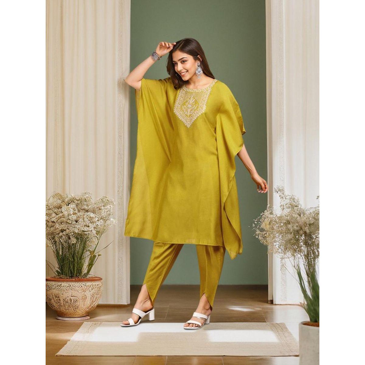 مجموعة من بنطال وكورتا مُطرّزة بياقة دائرية-women-clothing-ethnicwear-kurtasets-image-1