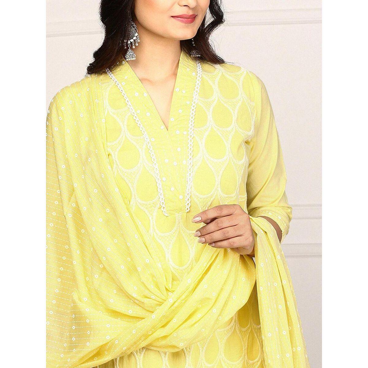 مجموعة من بنطال ودوباتا مع كورتا مُطرّزة-women-clothing-ethnicwear-kurtasets-image-2