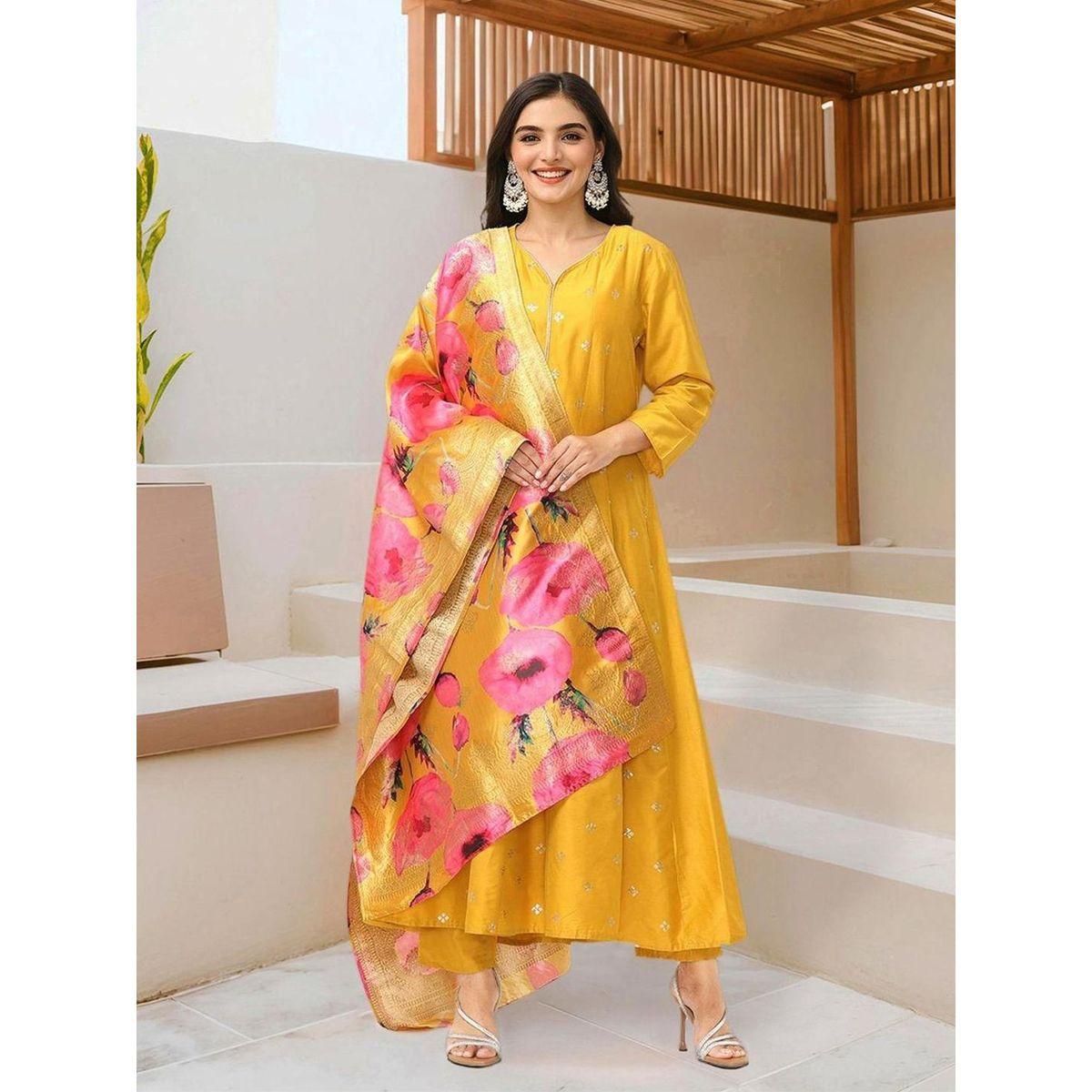 Ishin Solid V-Neck Kurta with Floral Print Dupatta Set-women-clothing-ethnicwear-kurtasets-image-2