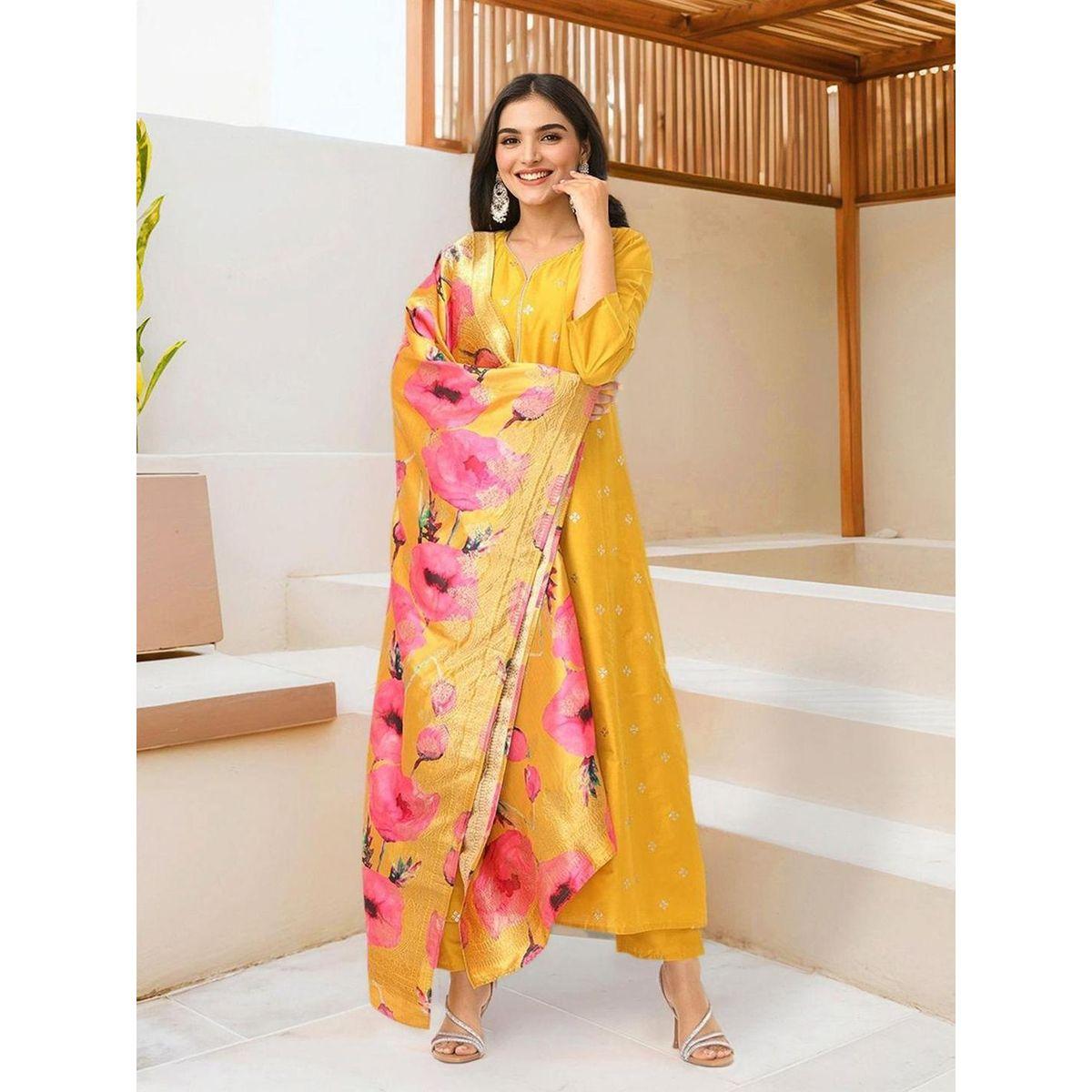Ishin Solid V-Neck Kurta with Floral Print Dupatta Set-women-clothing-ethnicwear-kurtasets-image-4