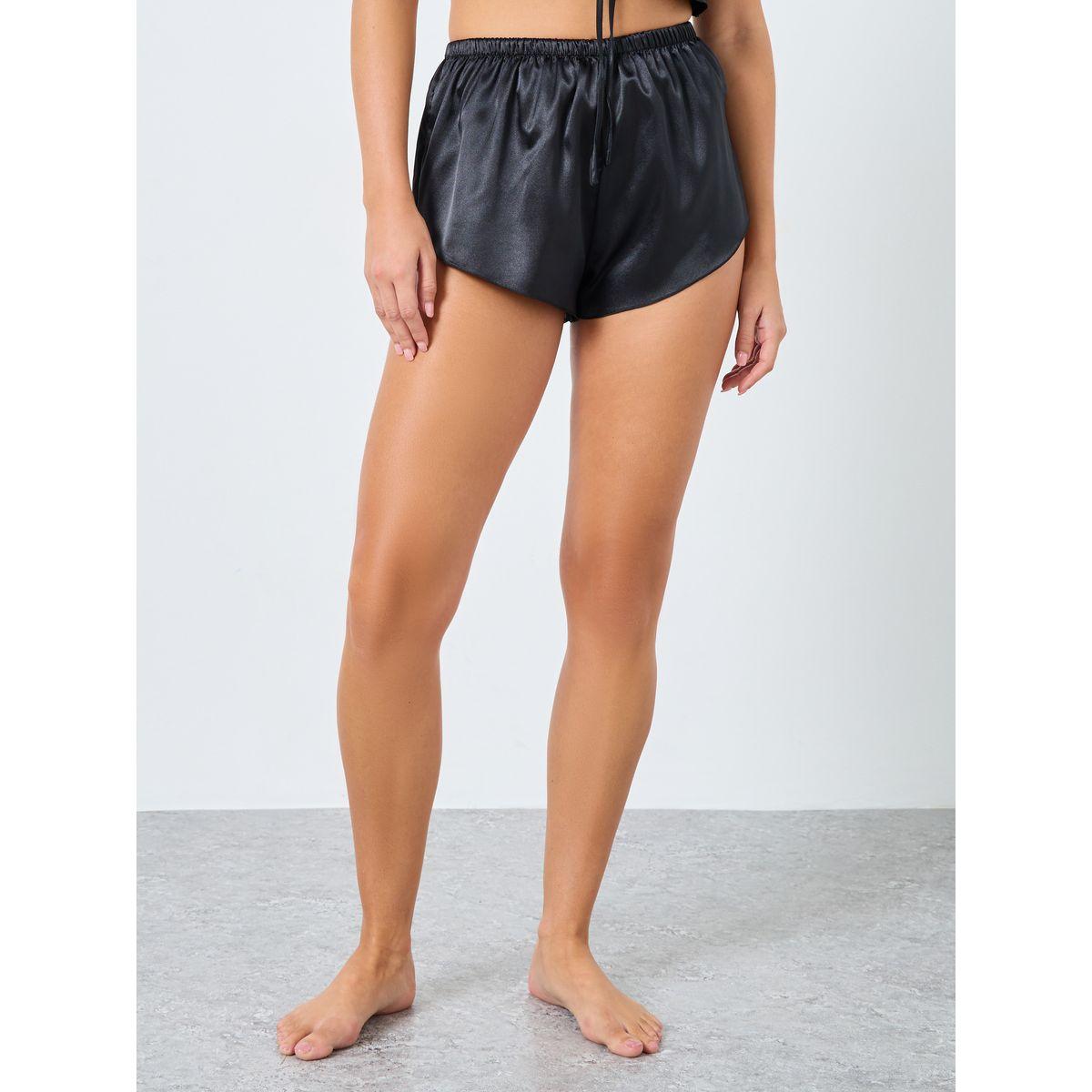 طقم من شورت وبلوزة ساتان بحمالات-women-clothing-lingerie-lingeriesets-image-3