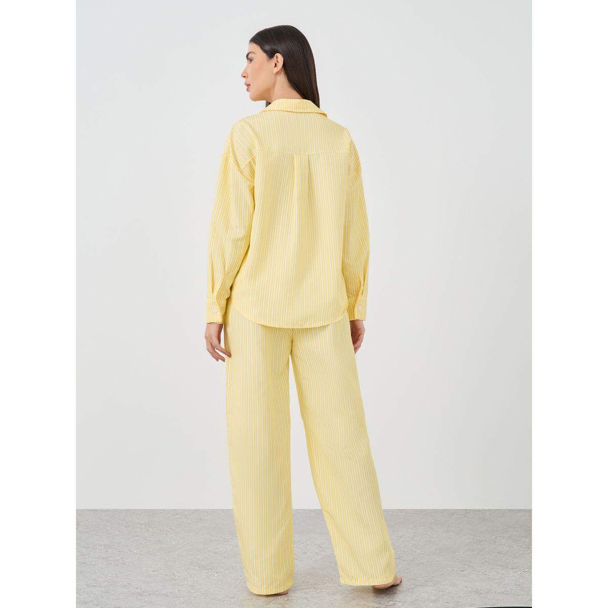 طقم منسق من بنطال بيجاما وبلوزة مخططة بتفاصيل أزرار-women-clothing-nightwear-pyjamas-longsets-image-5
