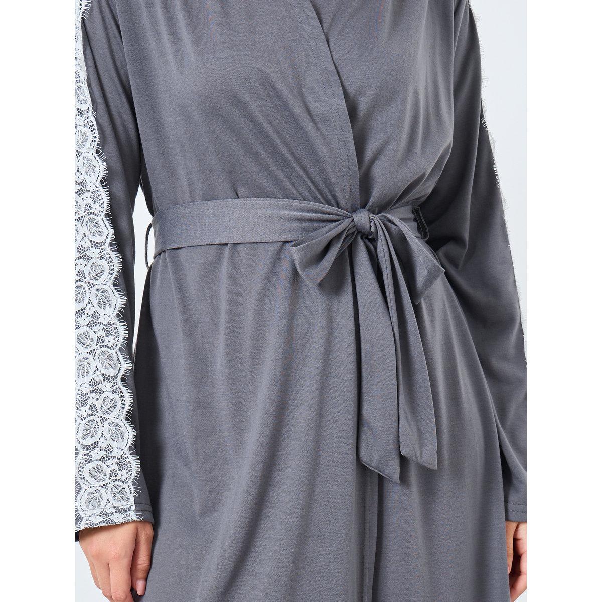 روب بتفاصيل دانتيل مُتباينة-women-clothing-nightwear-robes-image-3