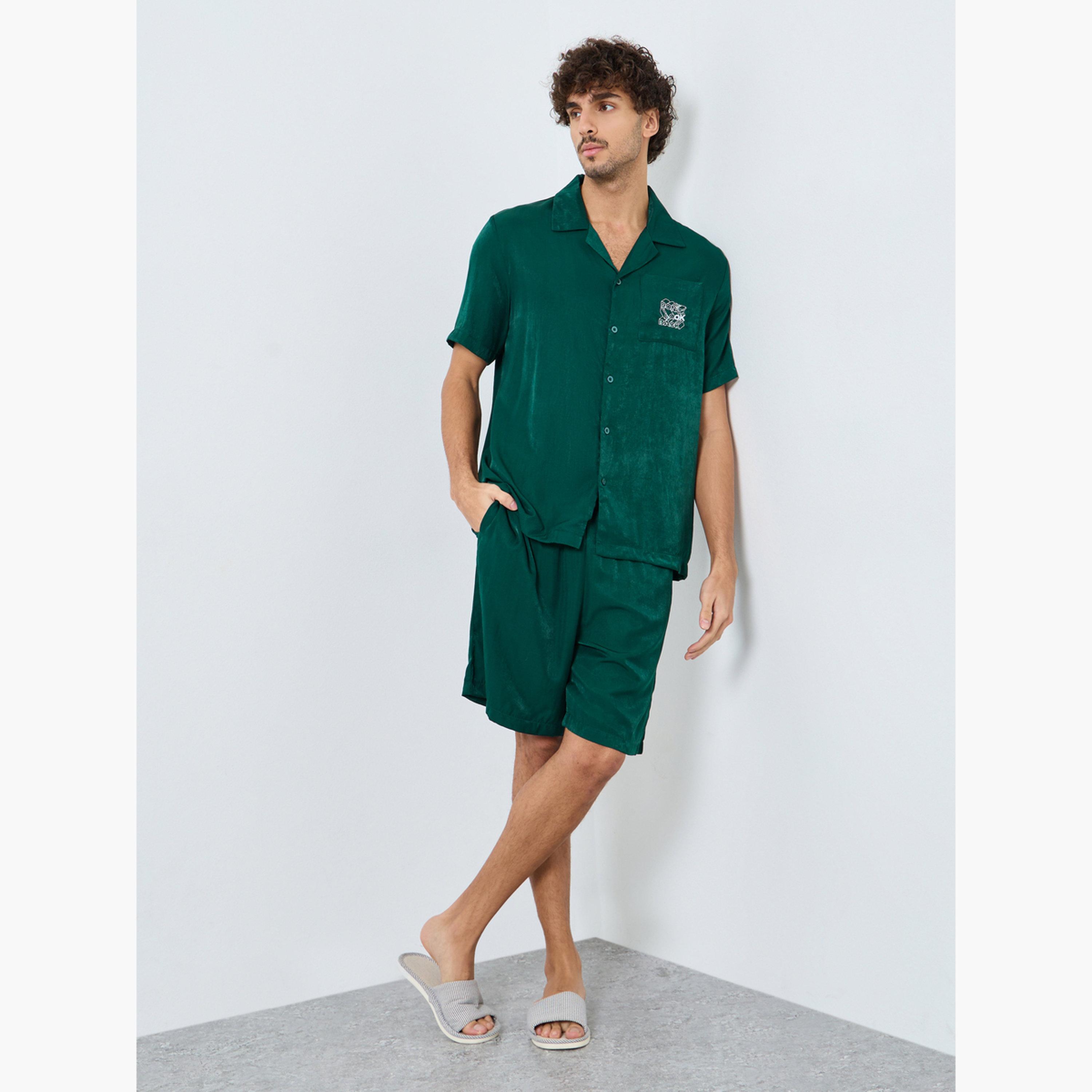 ستايلي - قميص وشورت بتفاصيل تطريز جيوب باللون الأخضر للرجال-men-clothing-nightwear-pyjamaandshorts-image-1