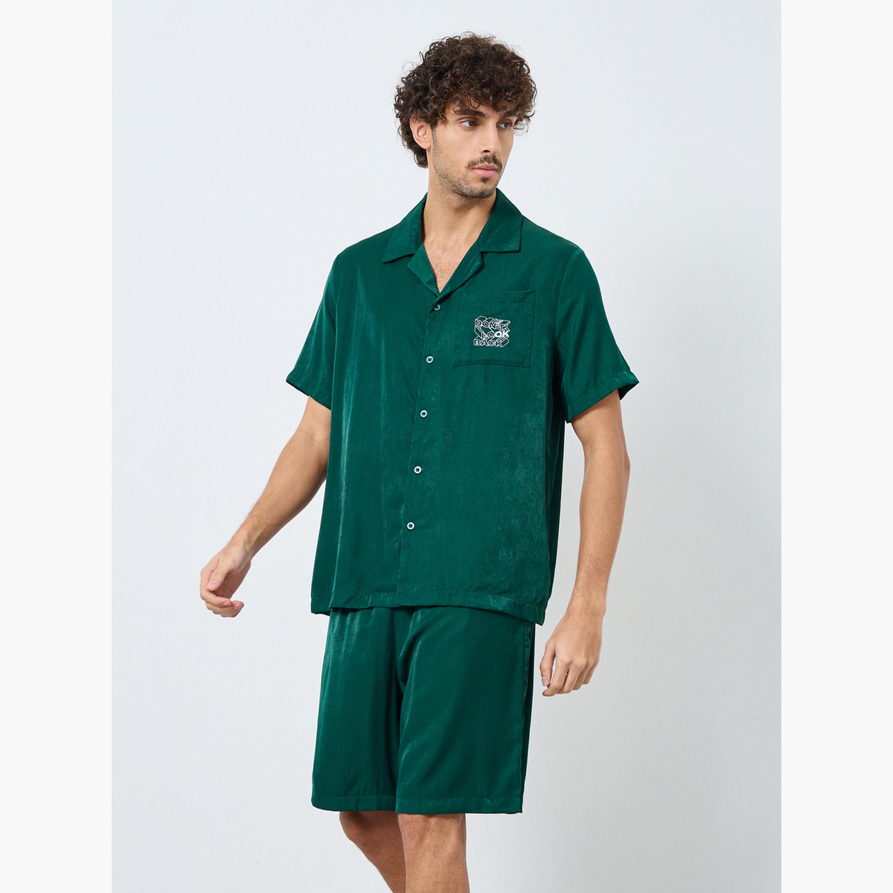 ستايلي - قميص وشورت بتفاصيل تطريز جيوب باللون الأخضر للرجال-men-clothing-nightwear-pyjamaandshorts-image-2