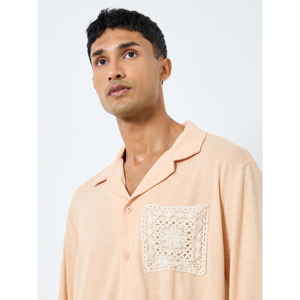 طقم من بنطال بيجاما وقميص بتفاصيل جيب-men-clothing-nightwear-sets-image-3
